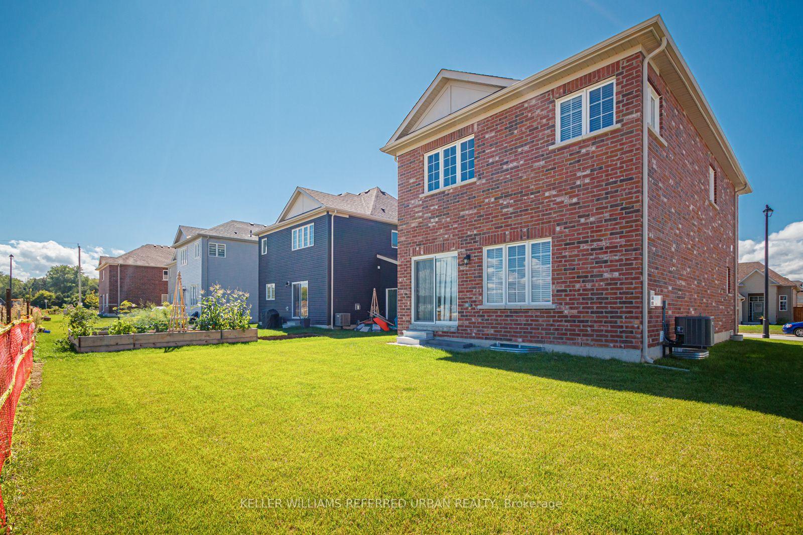 Photo 26 of 209 Breton Street, Clearview, Stayner — HOMEH