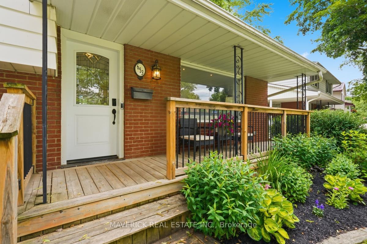 Photo 4 of 653 Viscount Road, London, South O — HOMEH