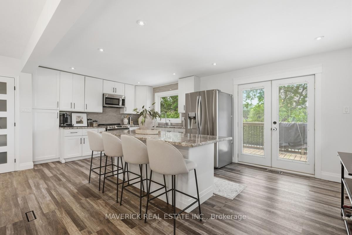 Photo 11 of 653 Viscount Road, London, South O — HOMEH