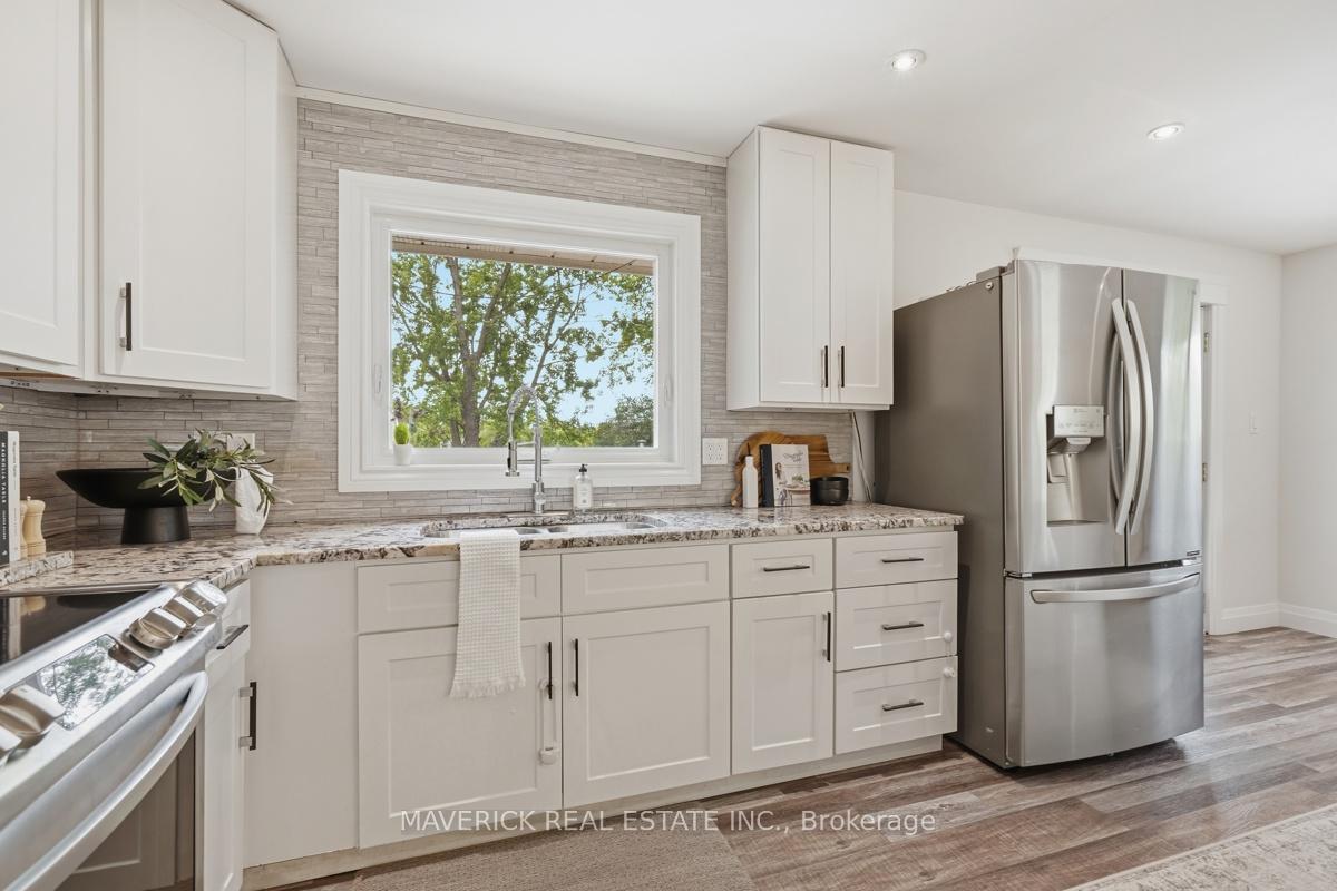 Photo 13 of 653 Viscount Road, London, South O — HOMEH