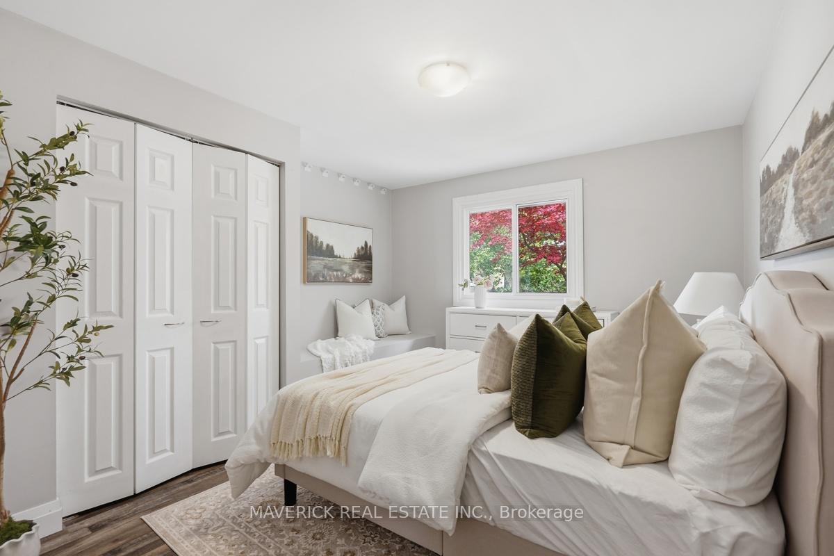 Photo 22 of 653 Viscount Road, London, South O — HOMEH
