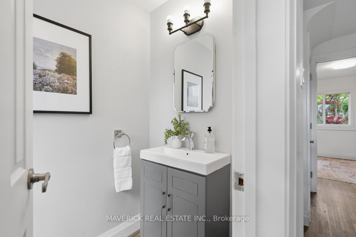 Photo 31 of 653 Viscount Road, London, South O — HOMEH