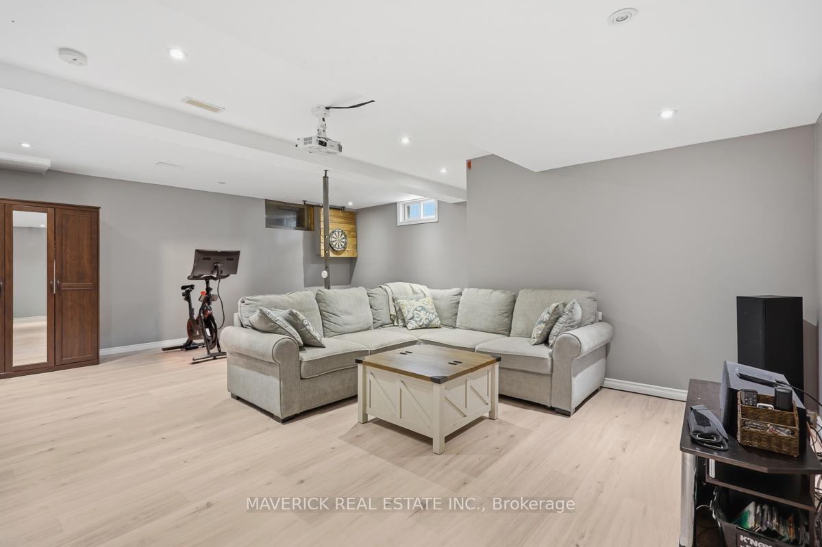Photo 35 of 653 Viscount Road, London, South O — HOMEH