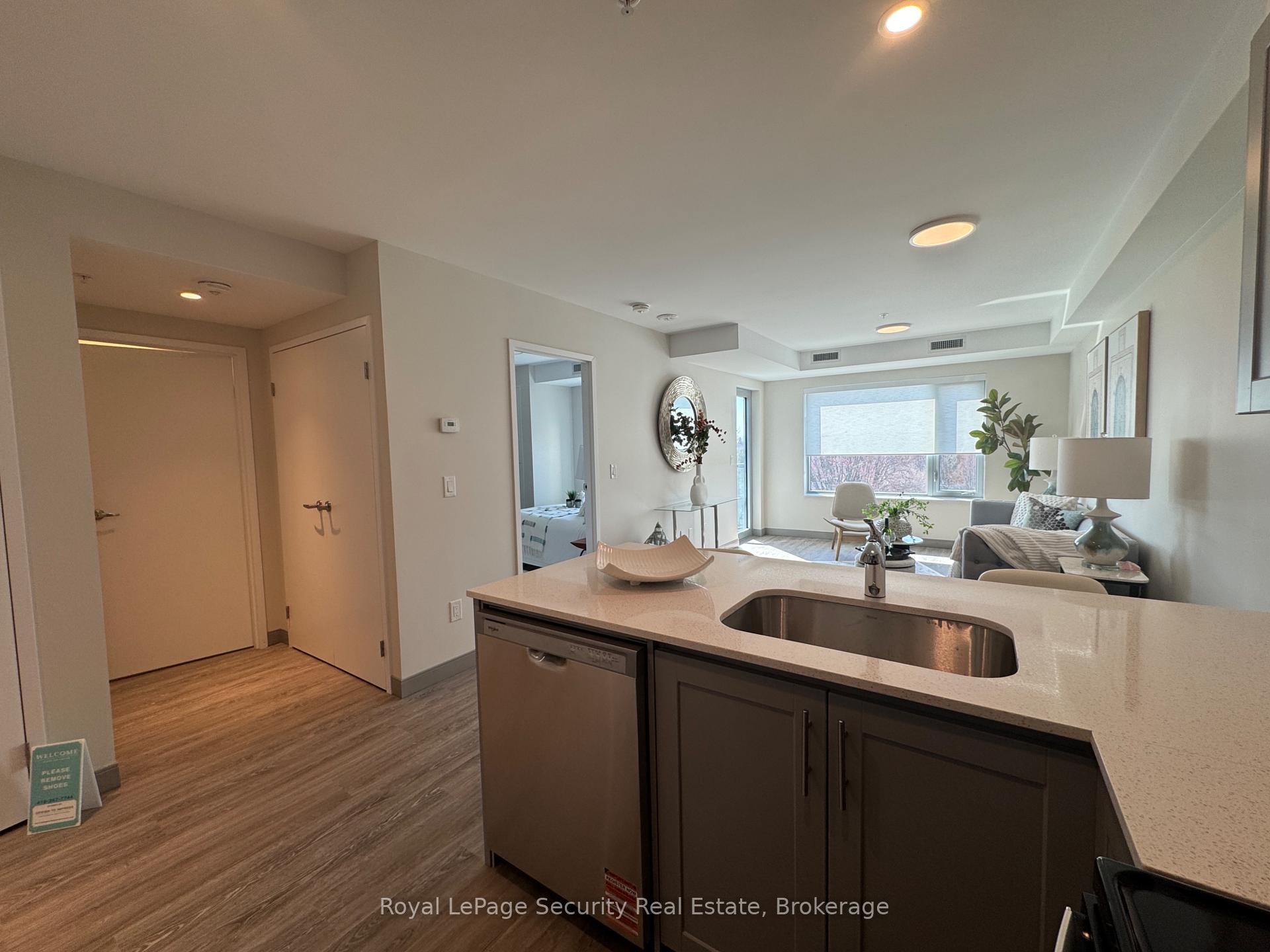 Photo 3 of Unit 511, 1015 Innisfil Beach Road, Innisfil, Alcona — HOMEH