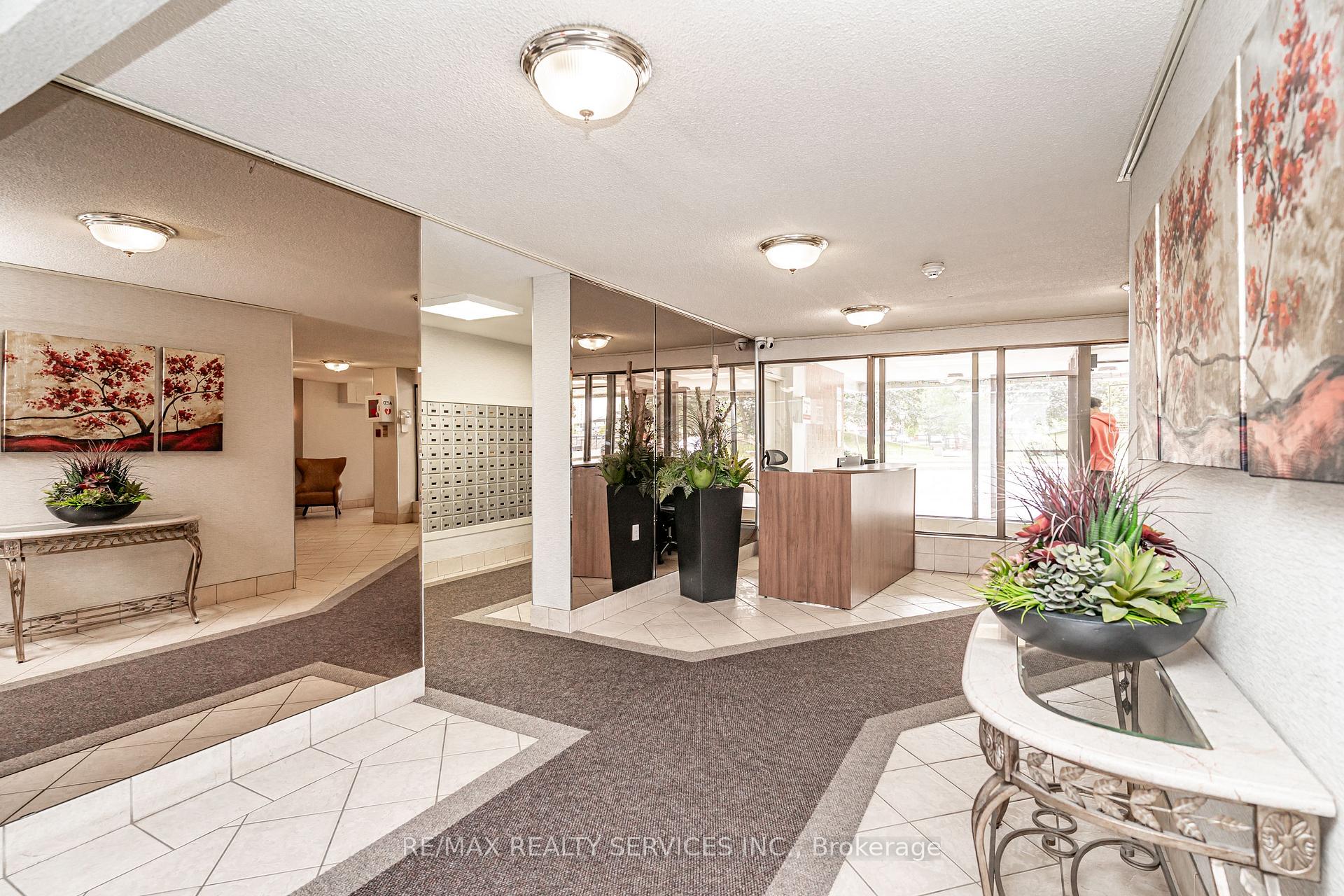 Photo 6 of Unit 2102, 18 Knightsbridge Road, Brampton, Queen Street Corridor — HOMEH