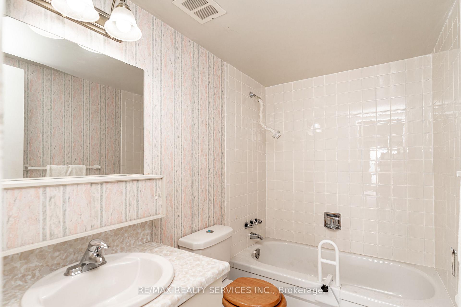 Photo 28 of Unit 2102, 18 Knightsbridge Road, Brampton, Queen Street Corridor — HOMEH