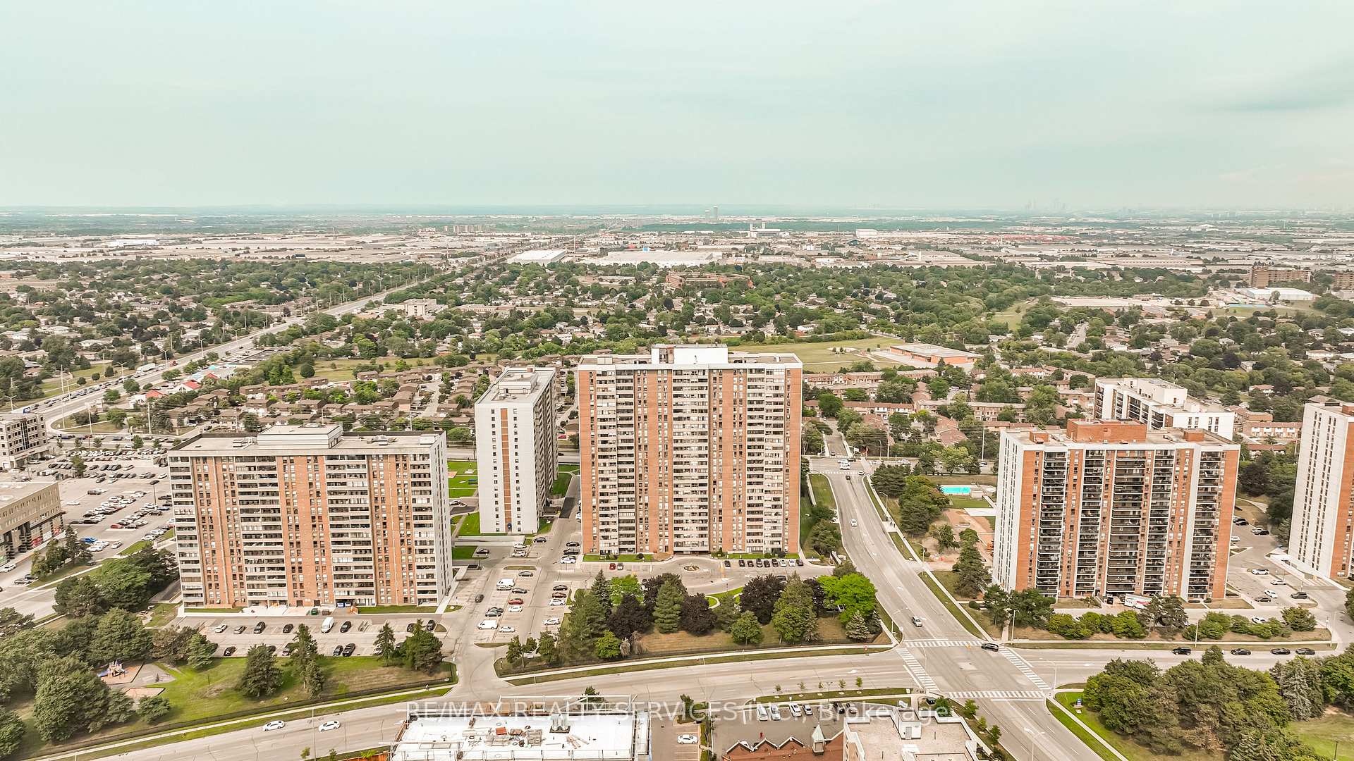 Photo 43 of Unit 2102, 18 Knightsbridge Road, Brampton, Queen Street Corridor — HOMEH