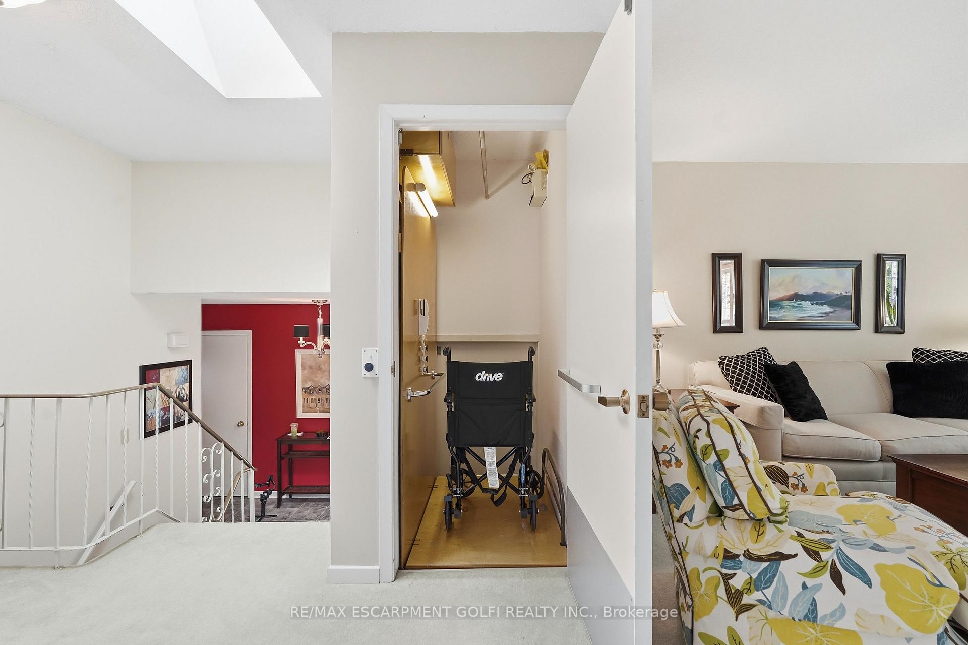 Photo 8 of 681 Empress Crescent, Burlington, Appleby — HOMEH