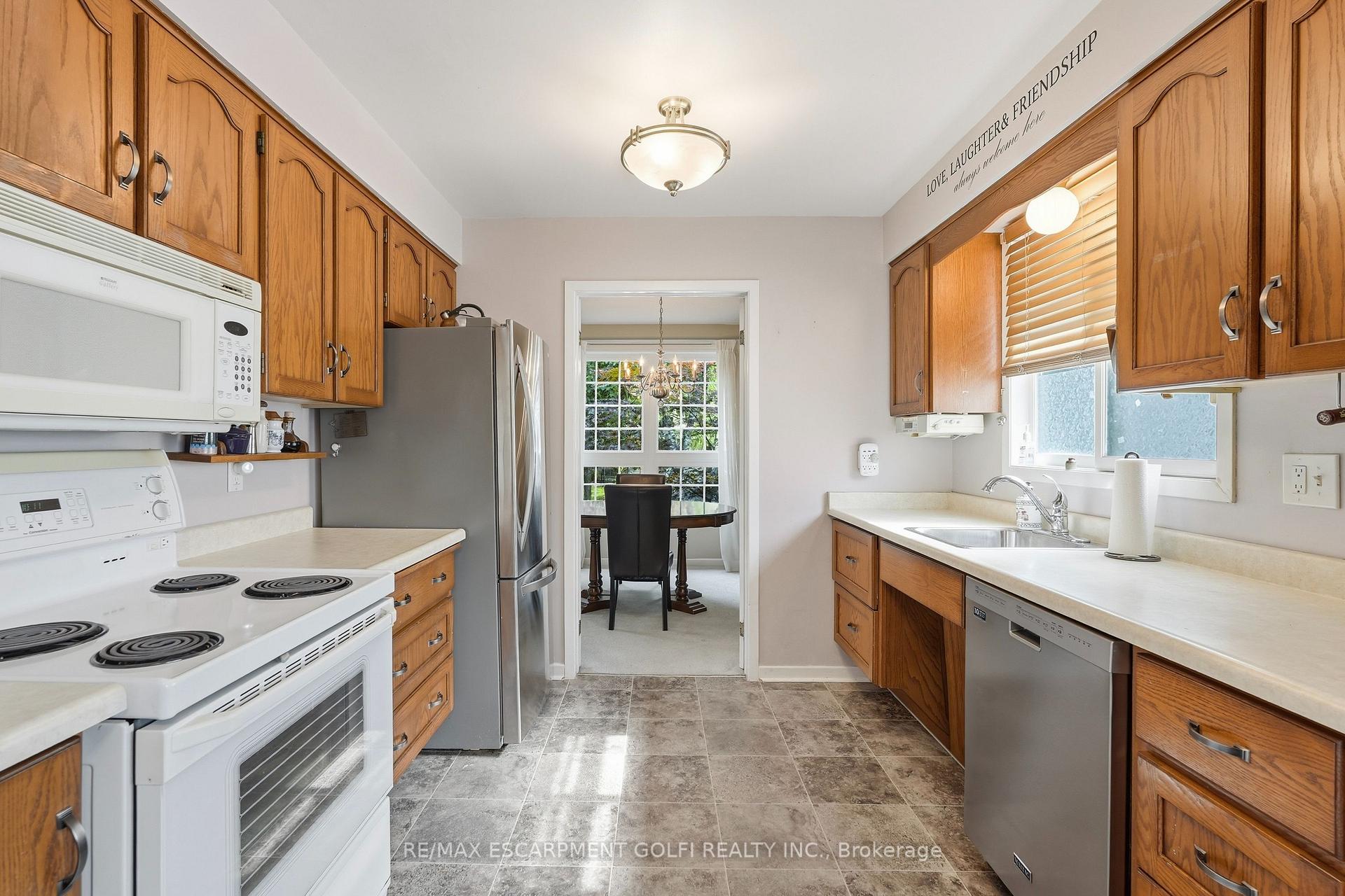 Photo 11 of 681 Empress Crescent, Burlington, Appleby — HOMEH