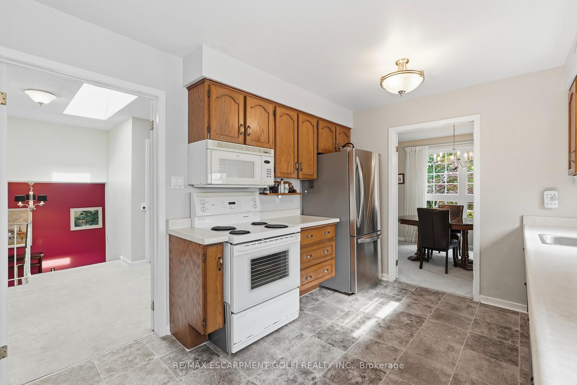 Photo 14 of 681 Empress Crescent, Burlington, Appleby — HOMEH