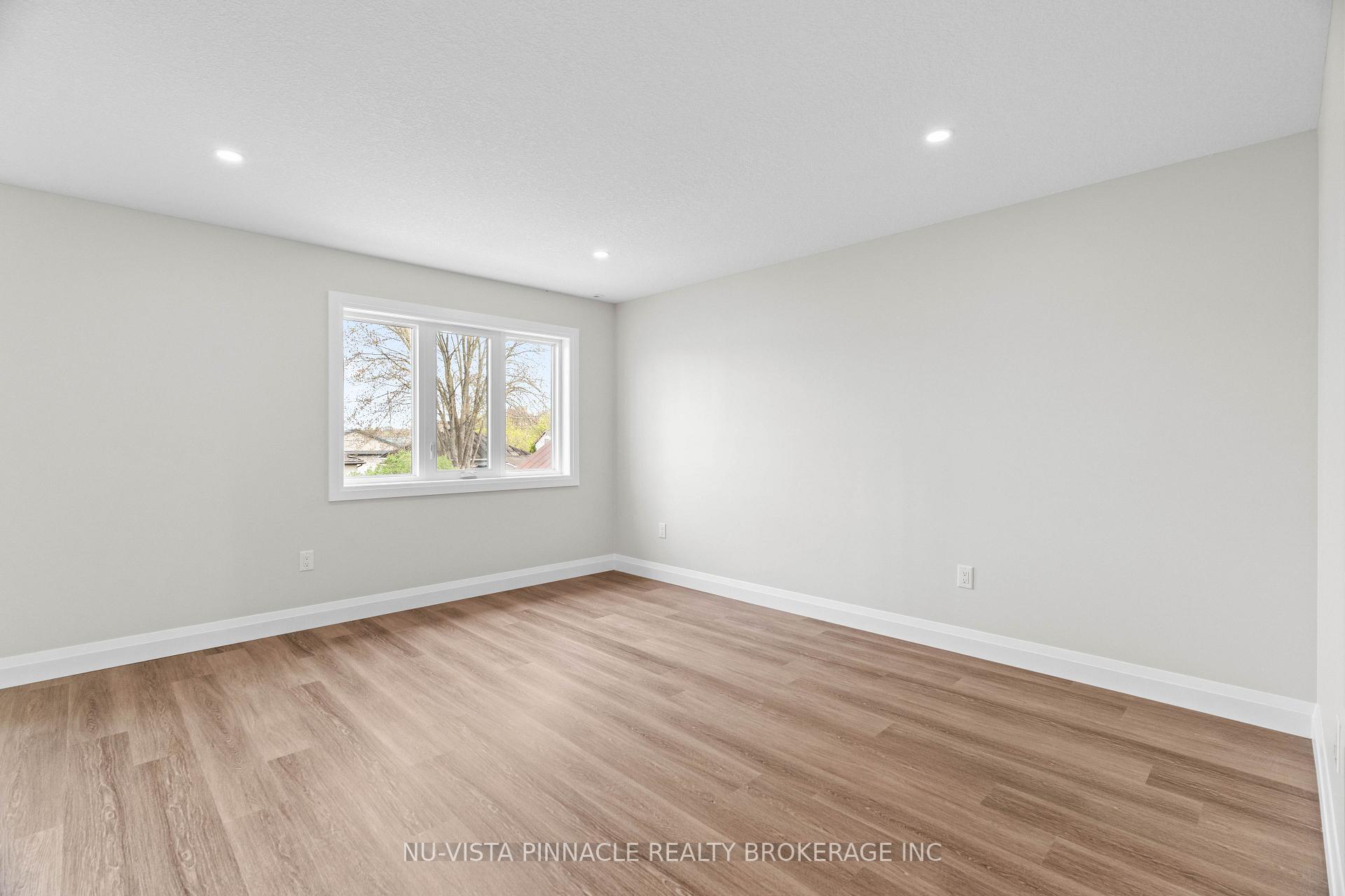 Photo 23 of 75 Doune Street, Strathroy-Caradoc, SE — HOMEH