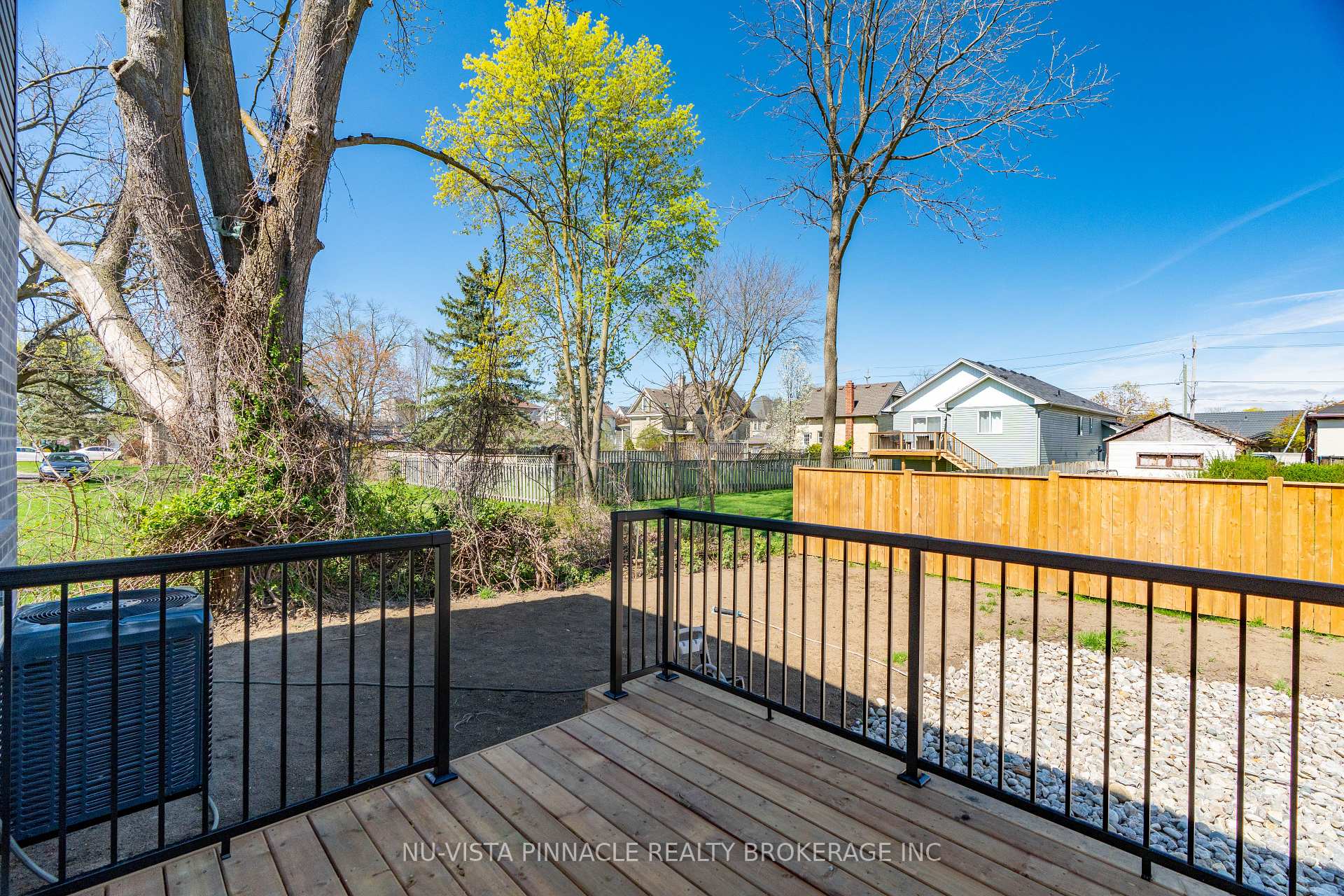 Photo 37 of 75 Doune Street, Strathroy-Caradoc, SE — HOMEH