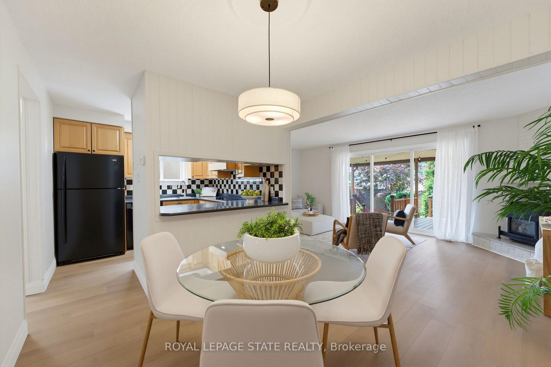 Photo 7 of 32 Silvervine Drive, Hamilton, Stoney Creek — HOMEH