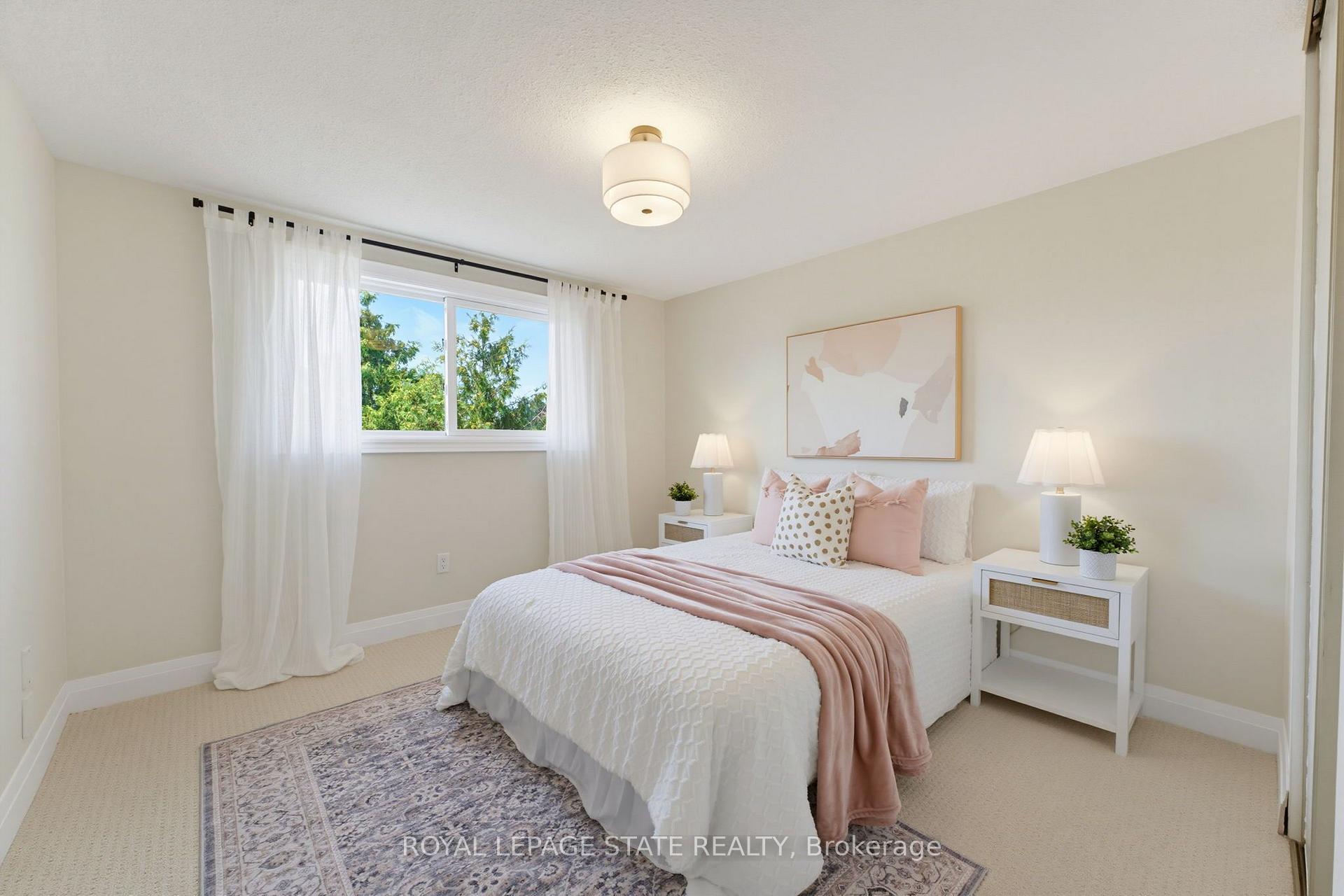 Photo 18 of 32 Silvervine Drive, Hamilton, Stoney Creek — HOMEH