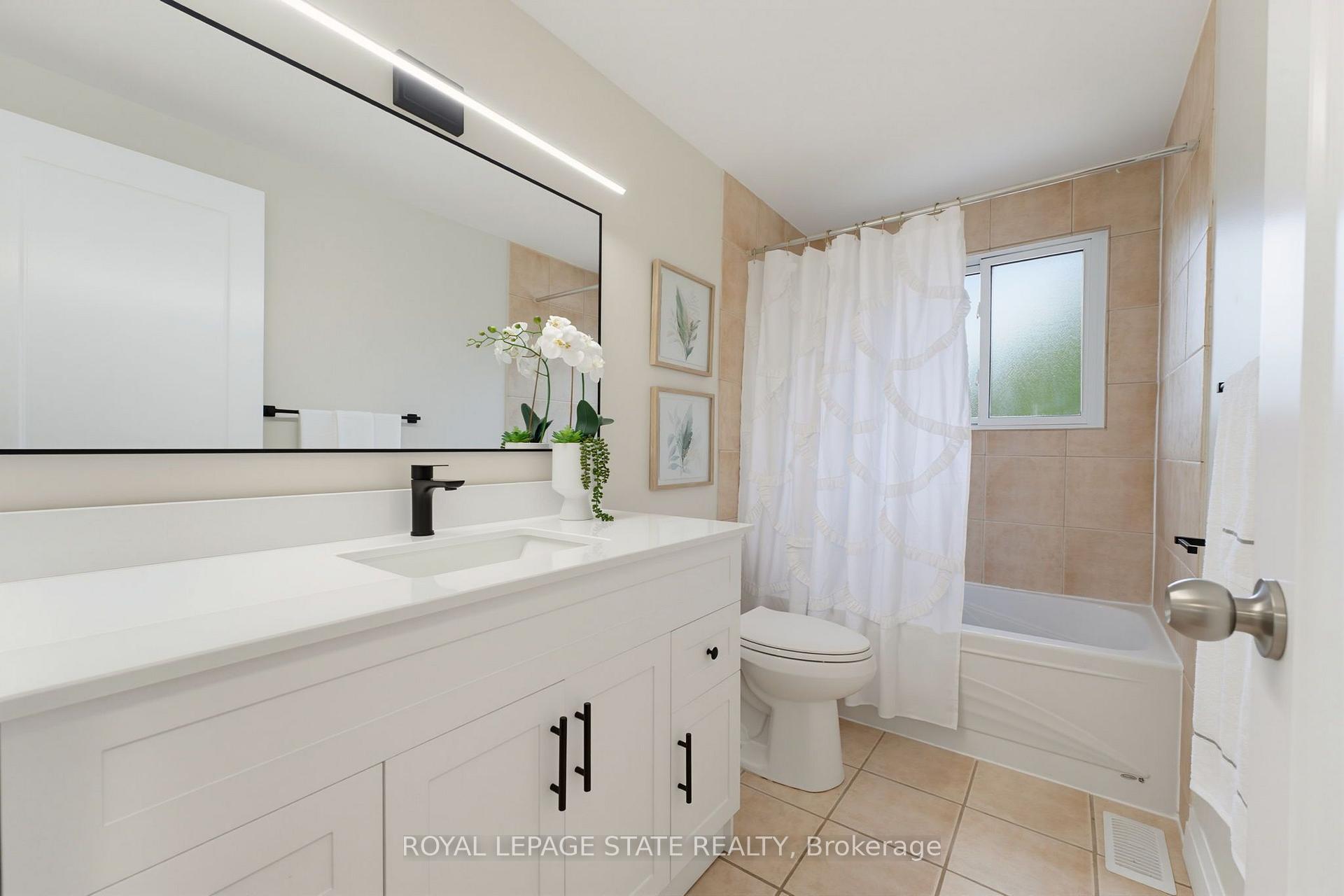 Photo 19 of 32 Silvervine Drive, Hamilton, Stoney Creek — HOMEH