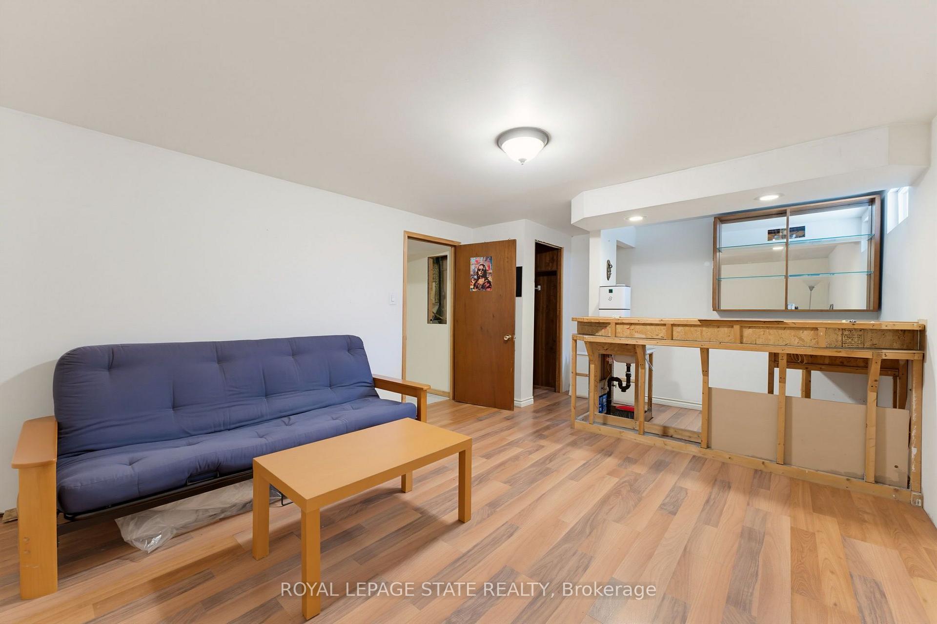 Photo 20 of 32 Silvervine Drive, Hamilton, Stoney Creek — HOMEH