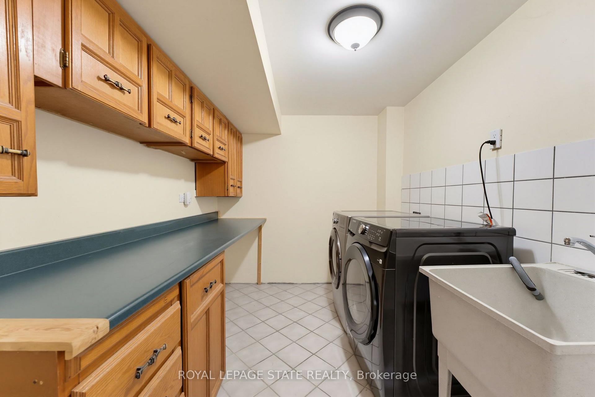 Photo 22 of 32 Silvervine Drive, Hamilton, Stoney Creek — HOMEH