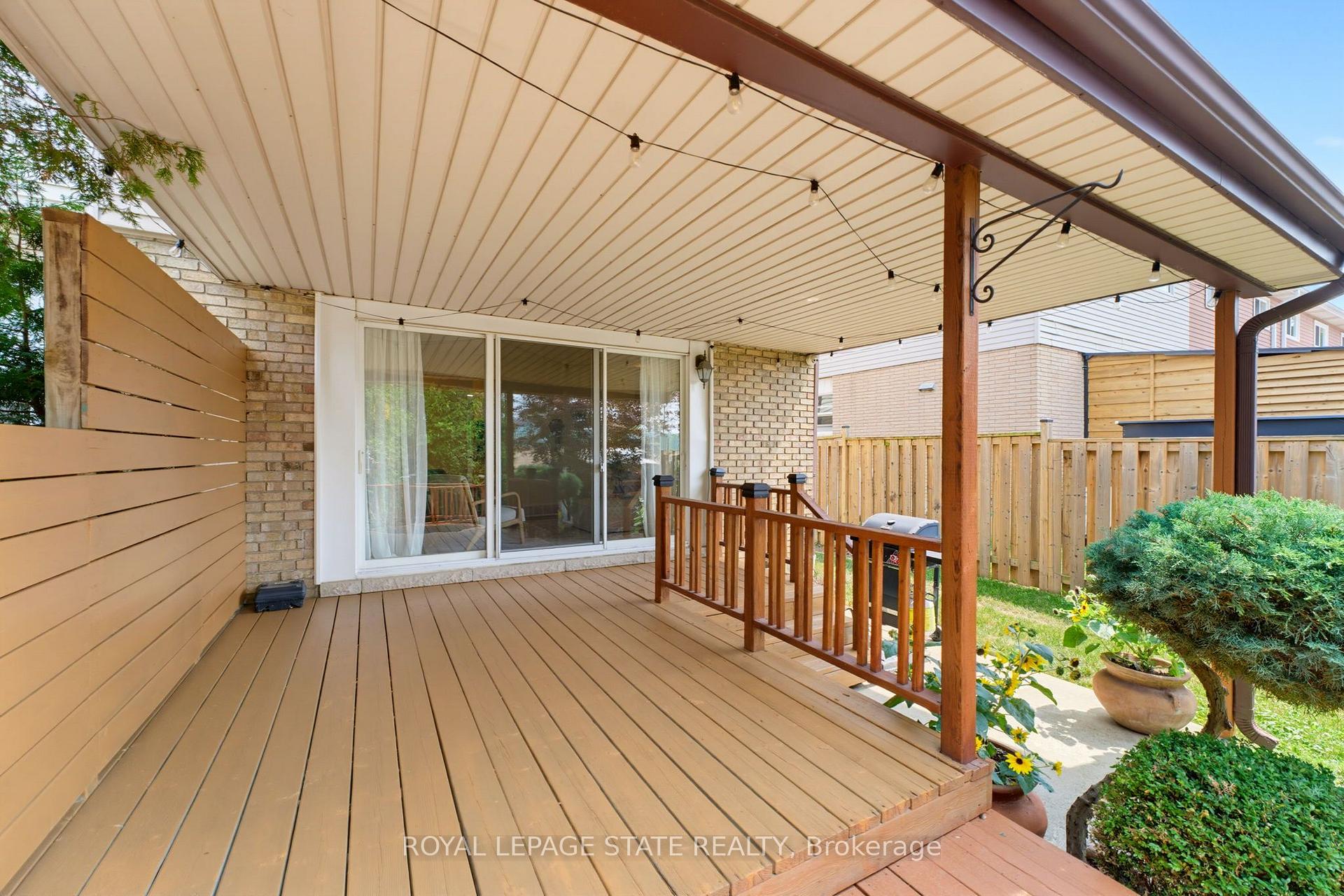 Photo 25 of 32 Silvervine Drive, Hamilton, Stoney Creek — HOMEH