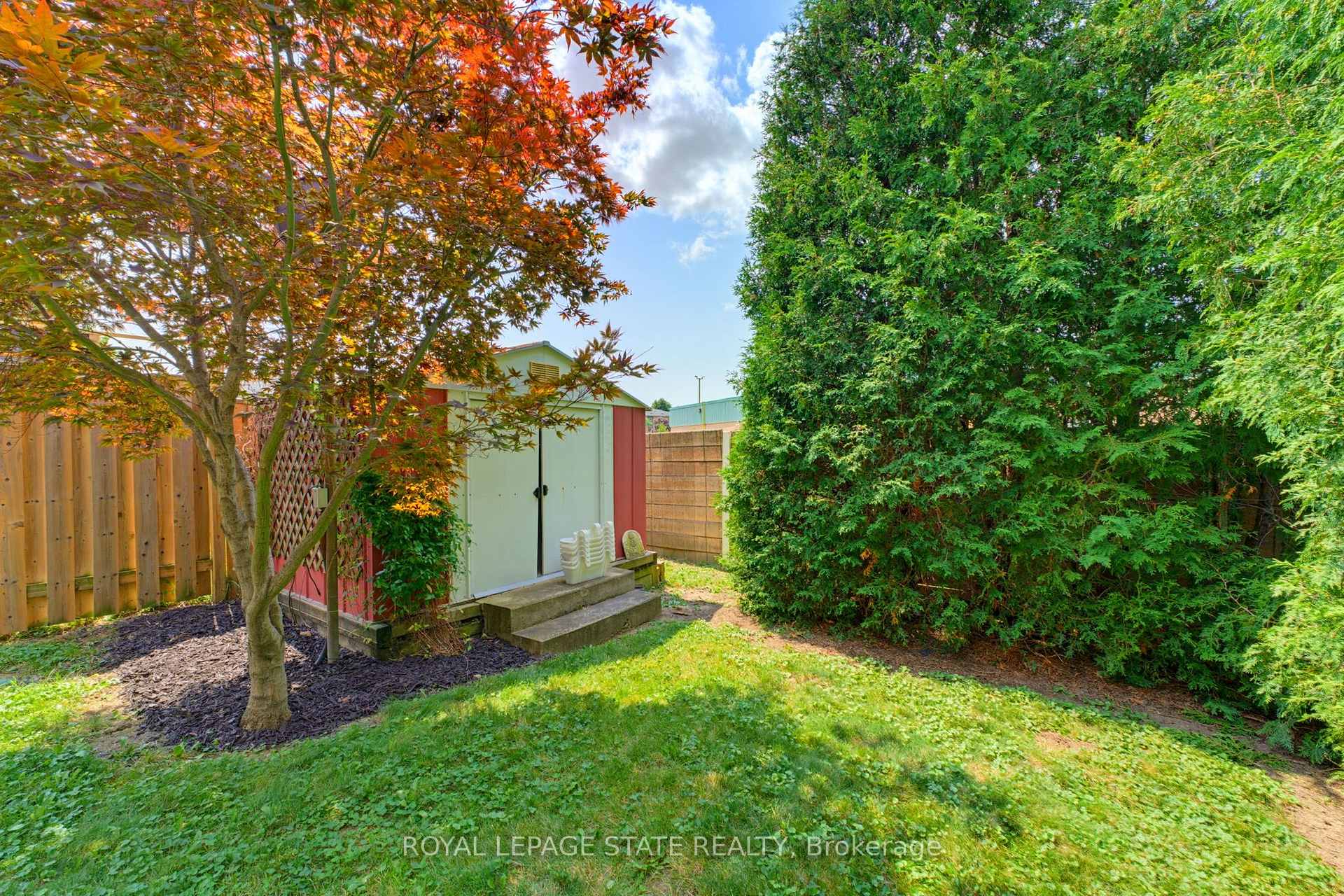 Photo 28 of 32 Silvervine Drive, Hamilton, Stoney Creek — HOMEH