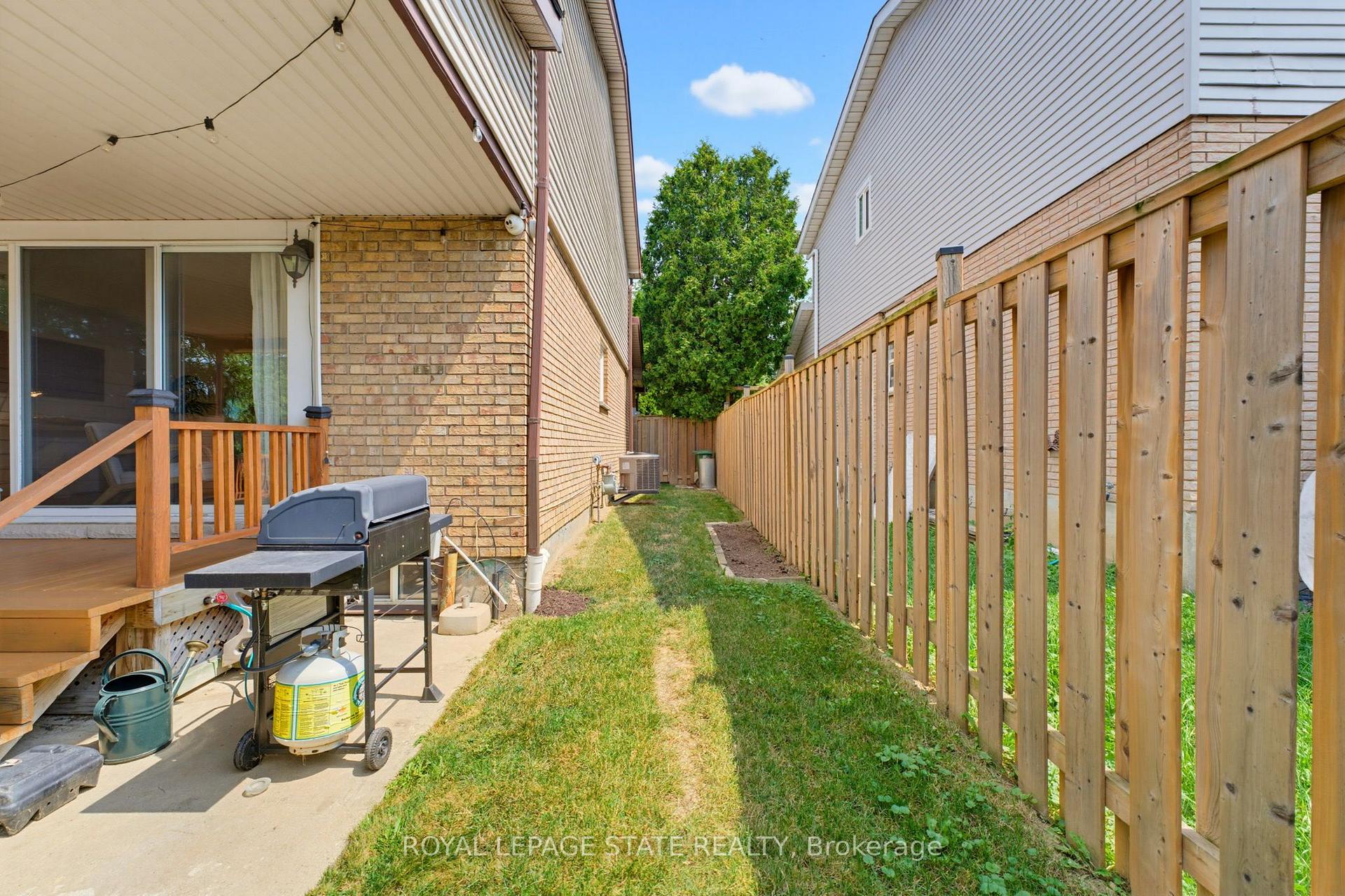Photo 30 of 32 Silvervine Drive, Hamilton, Stoney Creek — HOMEH