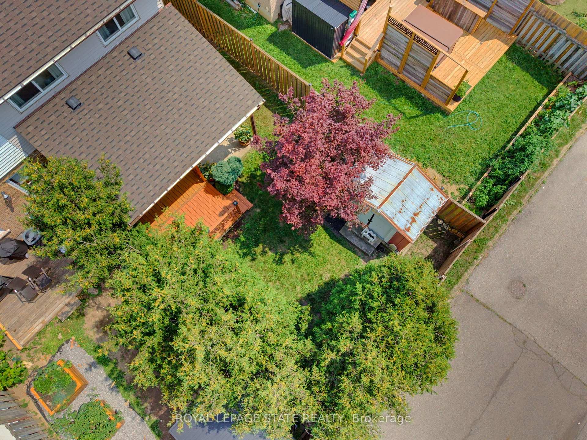 Photo 35 of 32 Silvervine Drive, Hamilton, Stoney Creek — HOMEH