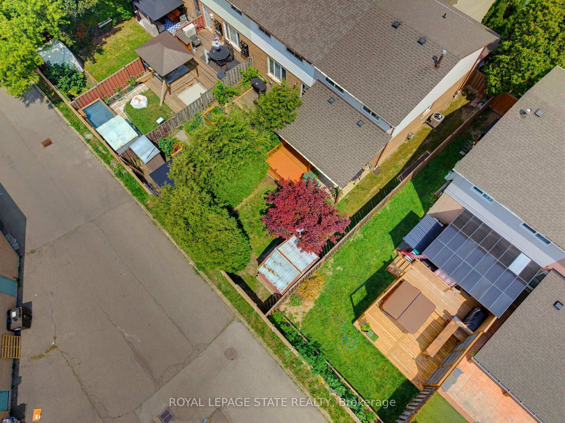 Photo 36 of 32 Silvervine Drive, Hamilton, Stoney Creek — HOMEH