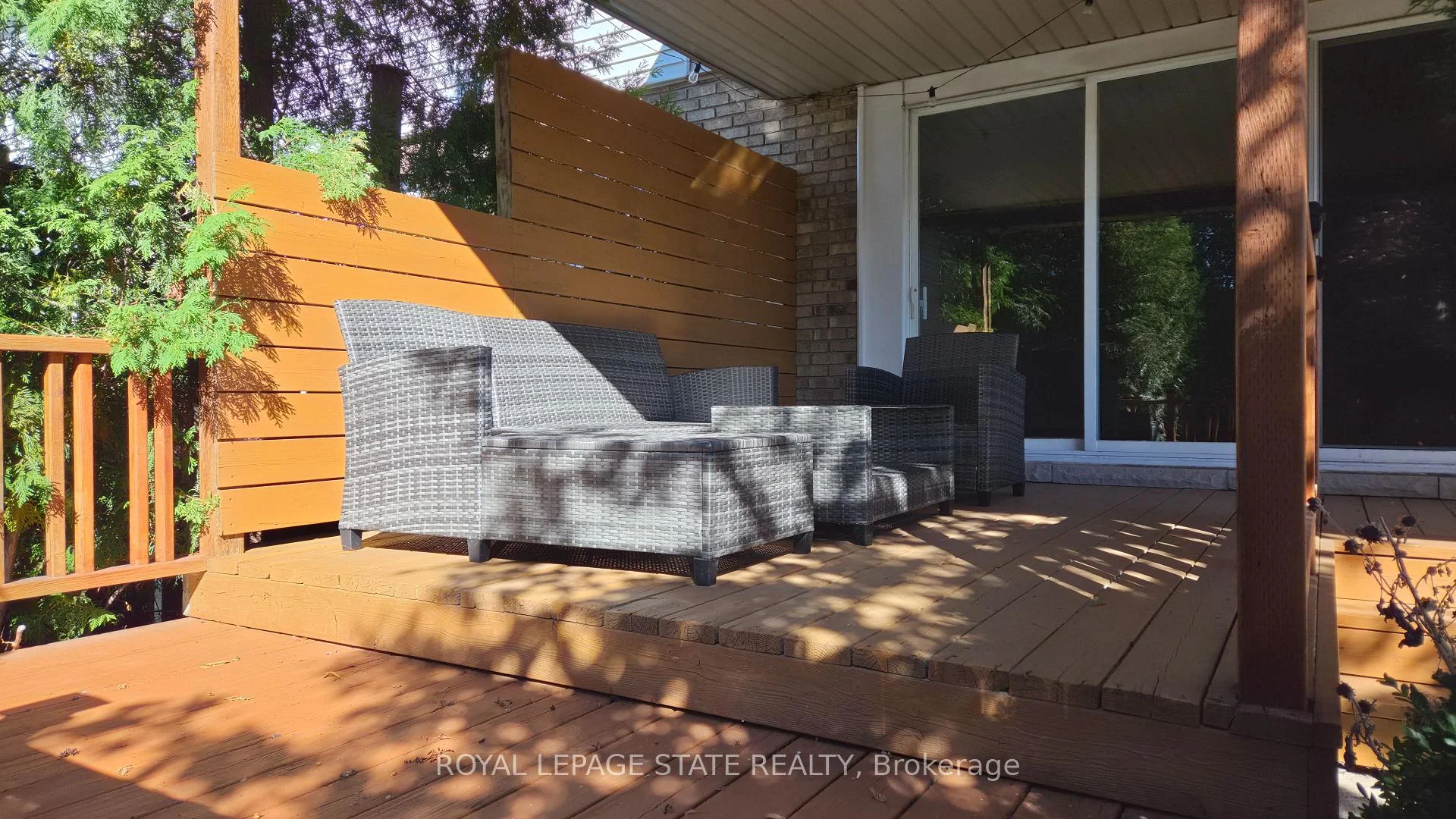 Photo 24 of 32 Silvervine Drive, Hamilton, Stoney Creek — HOMEH