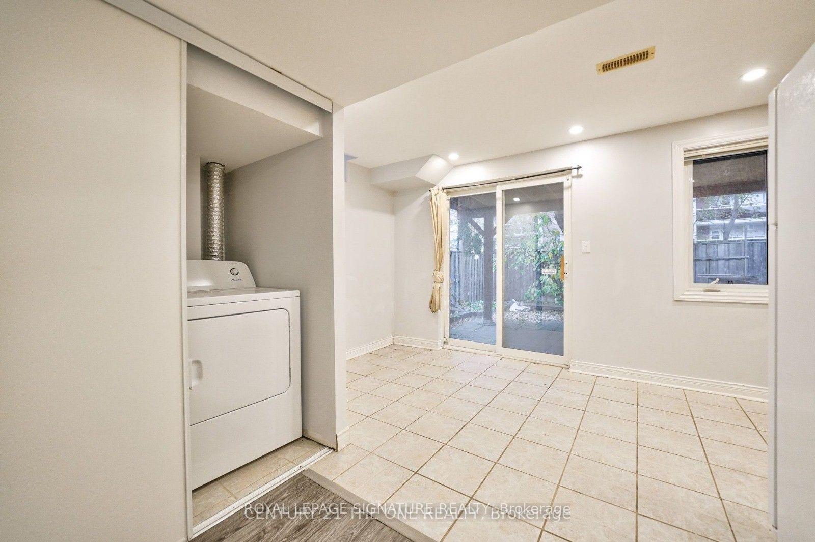 Photo 6 of 76 Highhill Drive, Scarborough, Tam O'Shanter-Sullivan — HOMEH