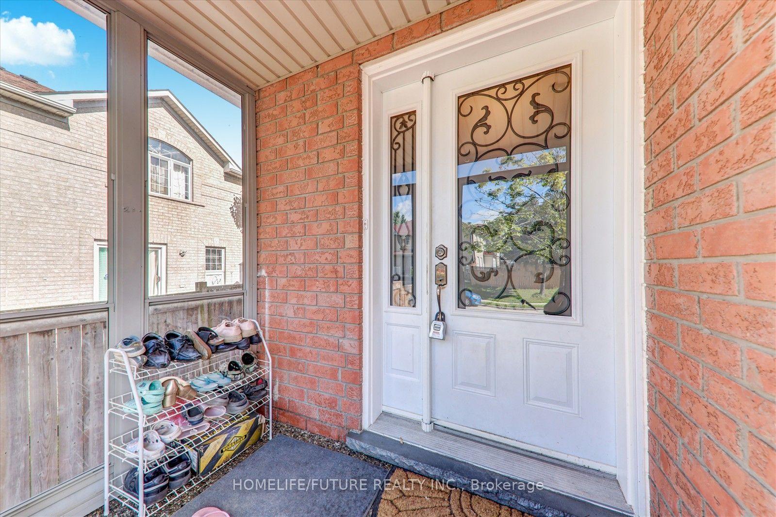 Photo 4 of Unit Main & 2nd, 69 Heatherdale Drive, Brampton, Fletcher's Meadow — HOMEH