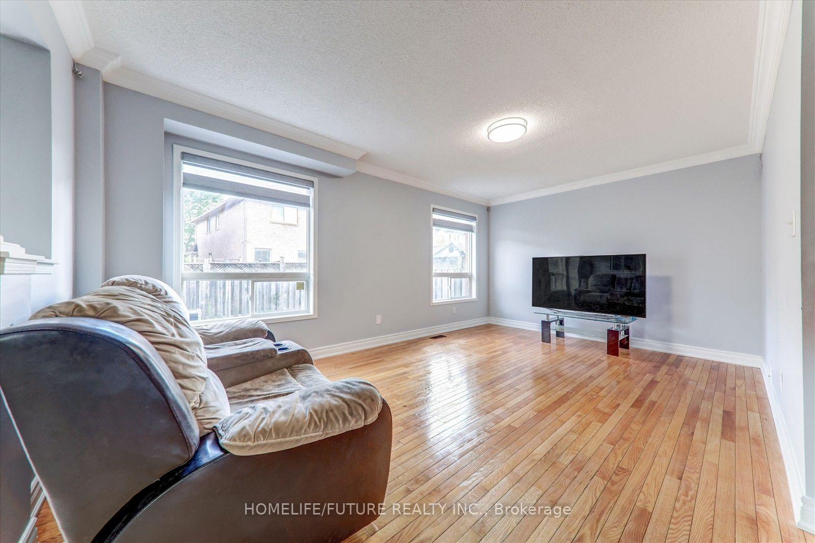 Photo 11 of Unit Main & 2nd, 69 Heatherdale Drive, Brampton, Fletcher's Meadow — HOMEH