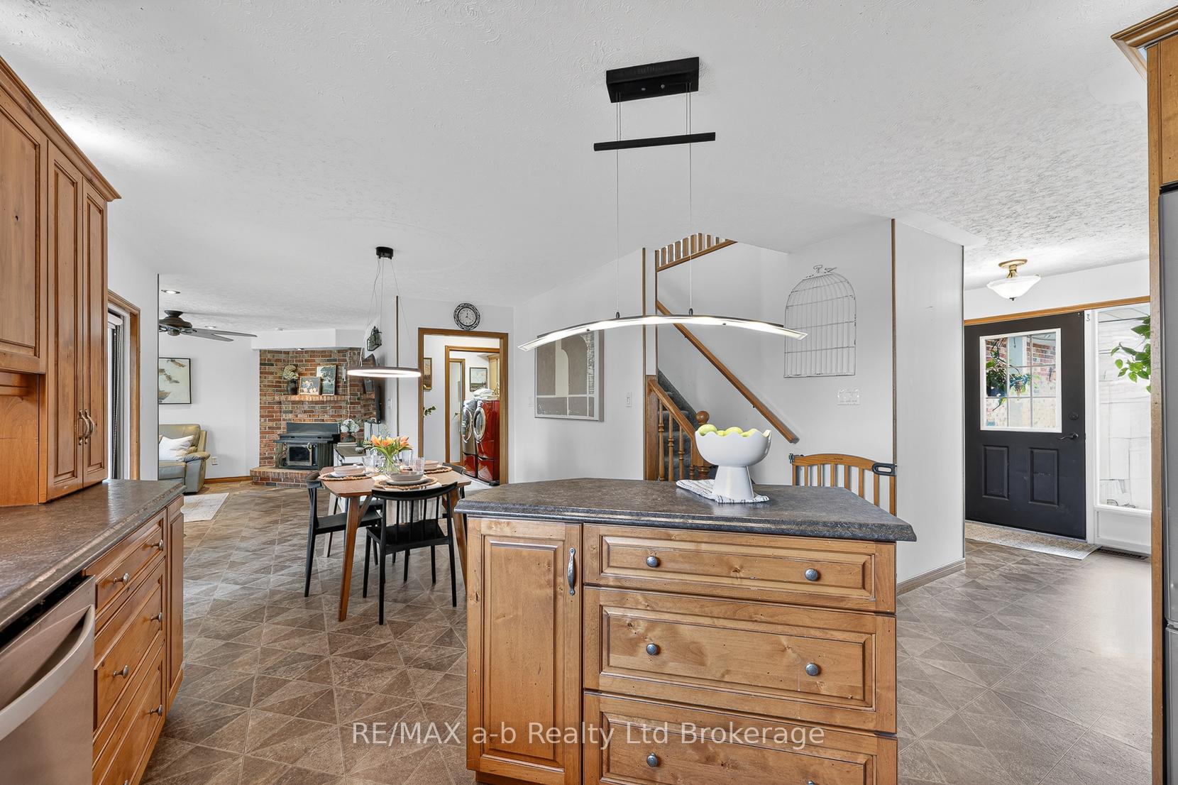Photo 12 of 403745 Union Road, Ingersoll, Ingersoll - South — HOMEH