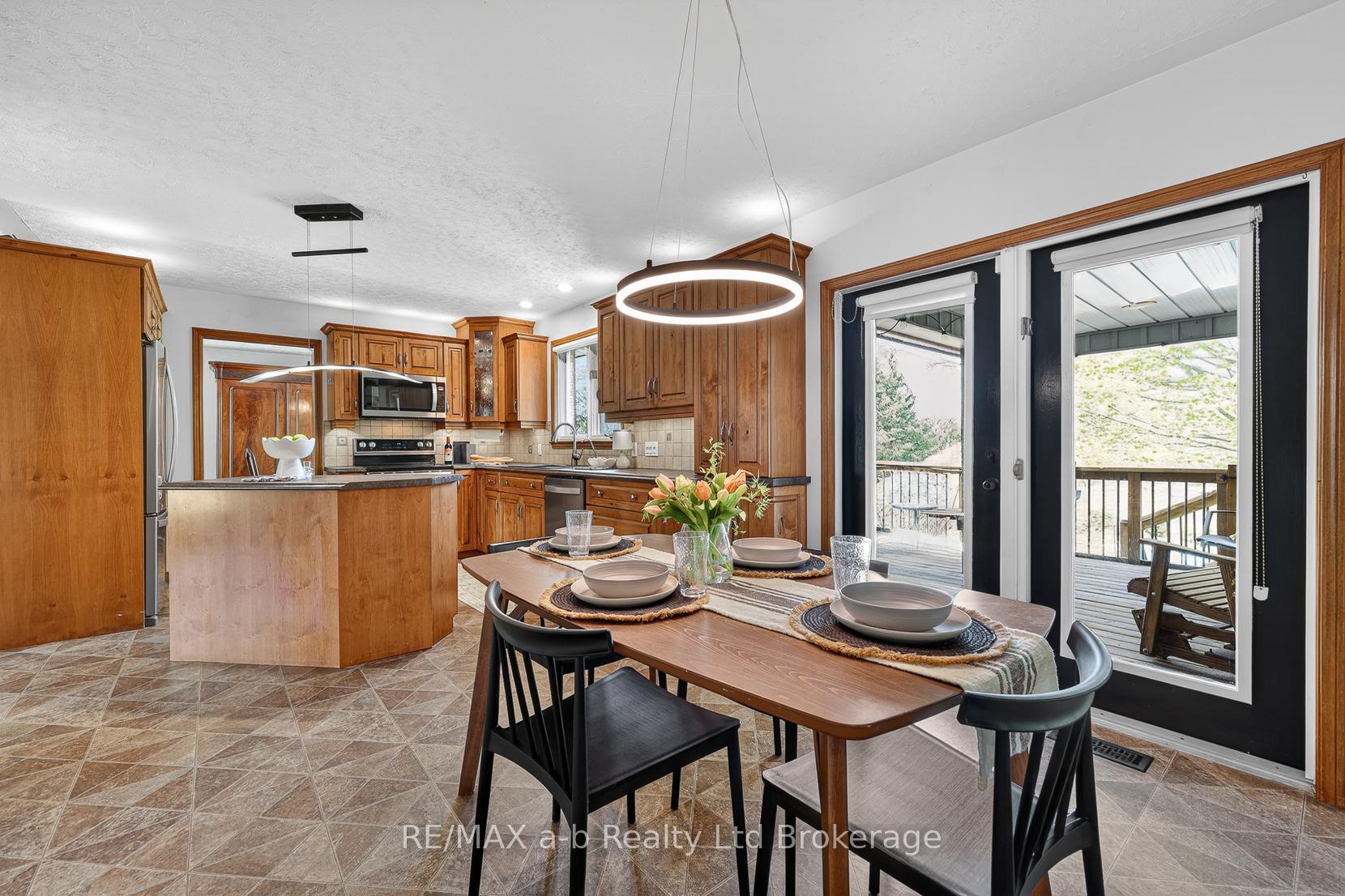 Photo 13 of 403745 Union Road, Ingersoll, Ingersoll - South — HOMEH