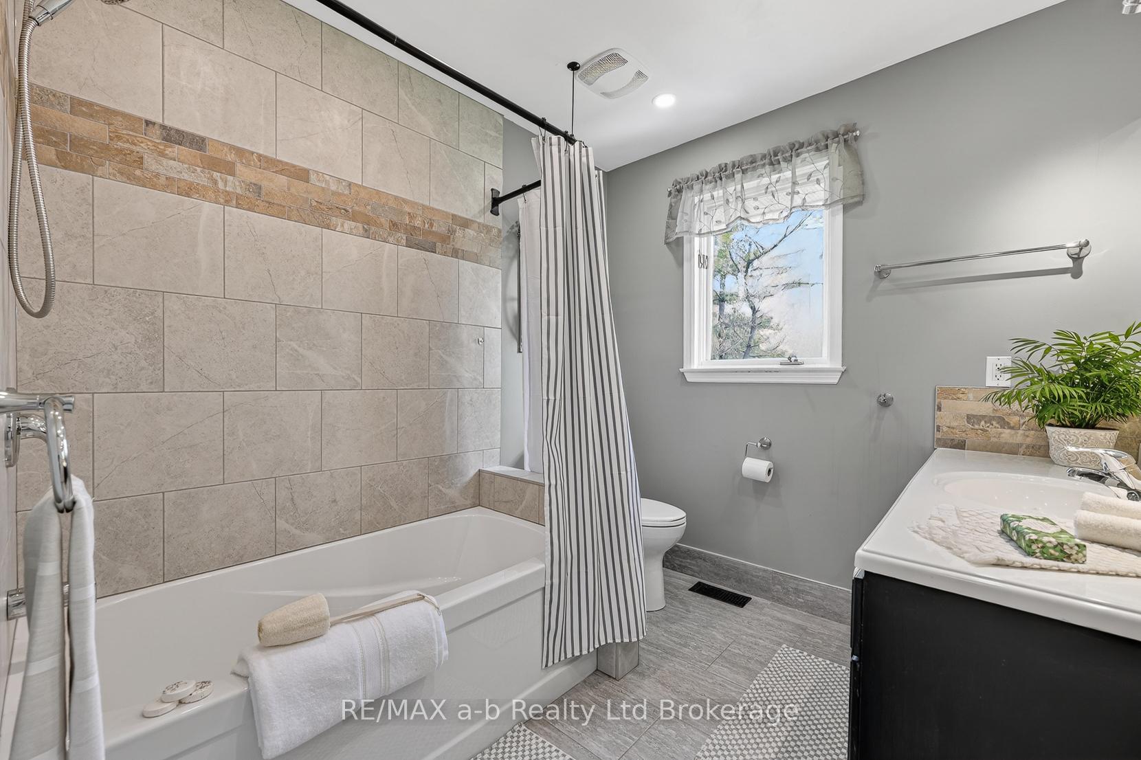 Photo 27 of 403745 Union Road, Ingersoll, Ingersoll - South — HOMEH