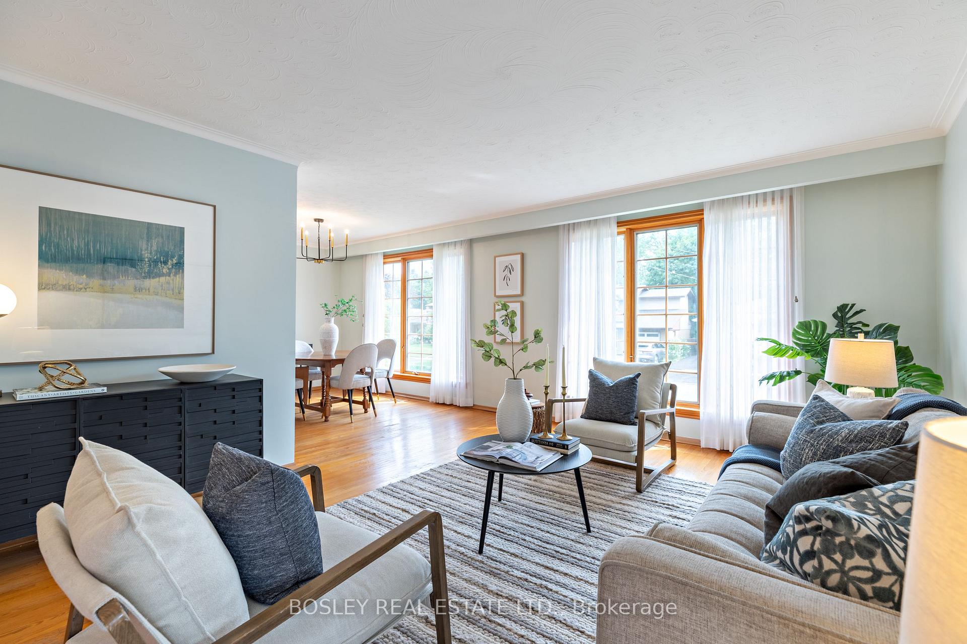Photo 2 of 6 Cheyenne Drive, Scarborough, Woburn — HOMEH