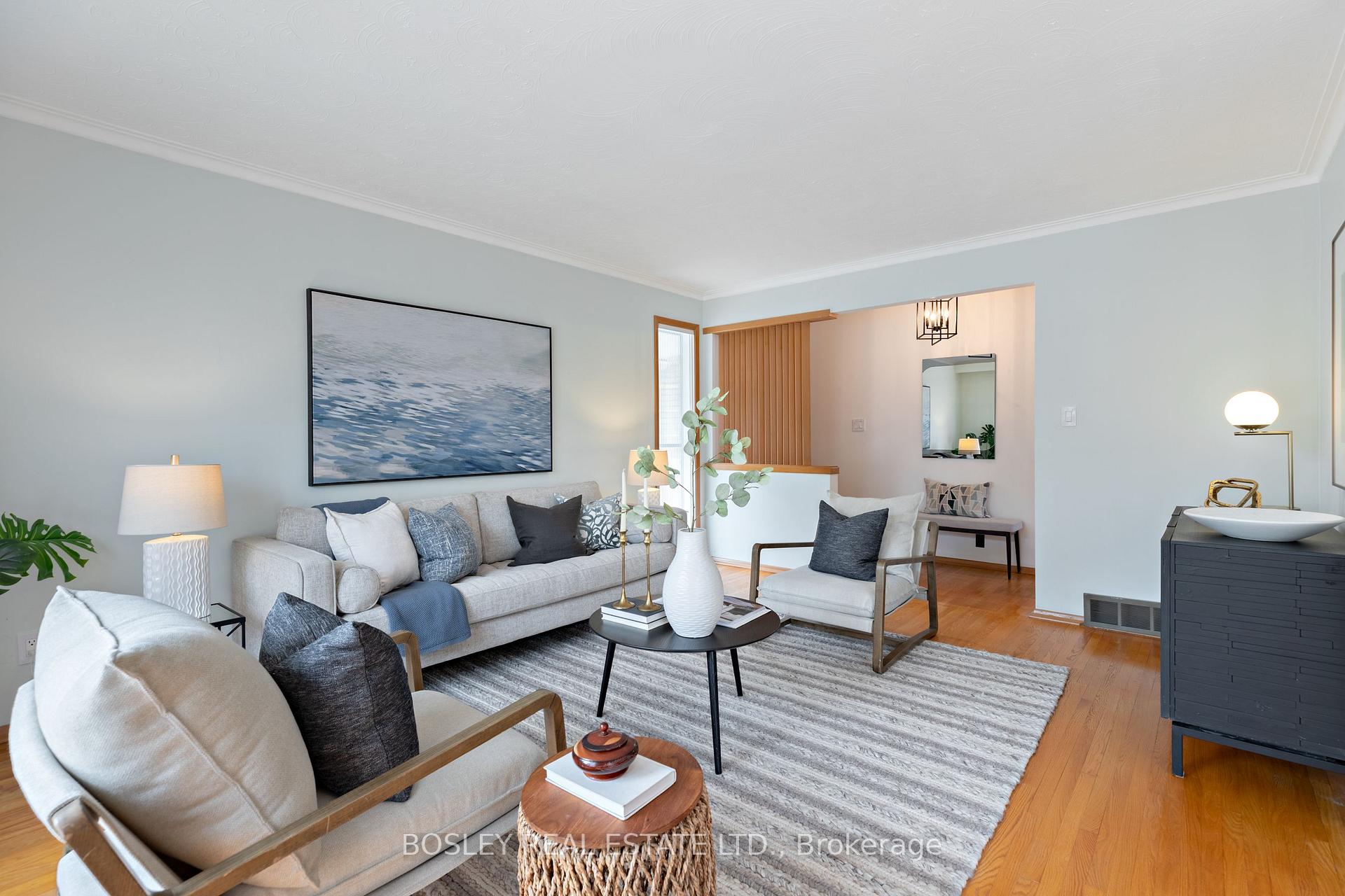 Photo 3 of 6 Cheyenne Drive, Scarborough, Woburn — HOMEH
