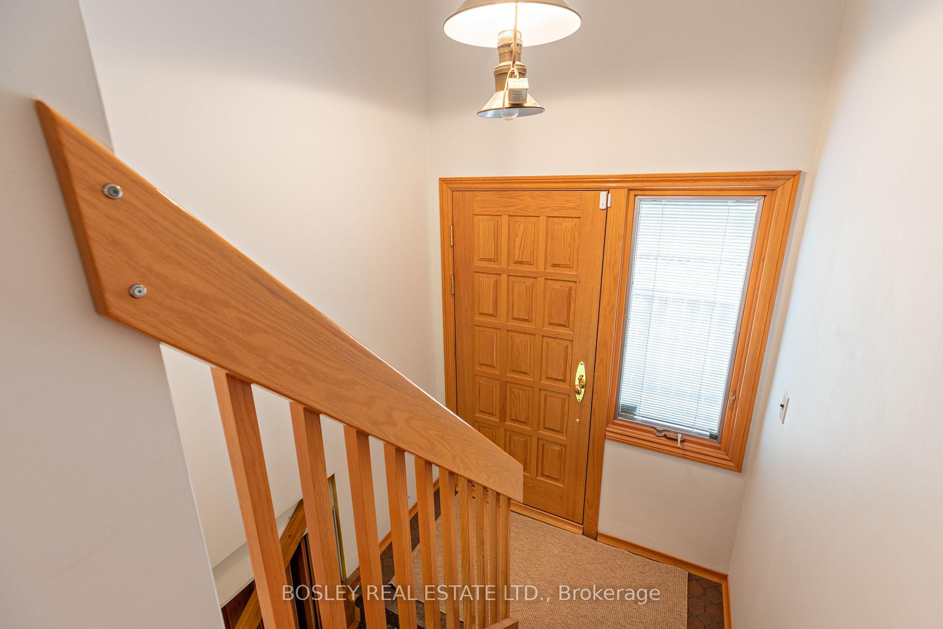 Photo 12 of 6 Cheyenne Drive, Scarborough, Woburn — HOMEH