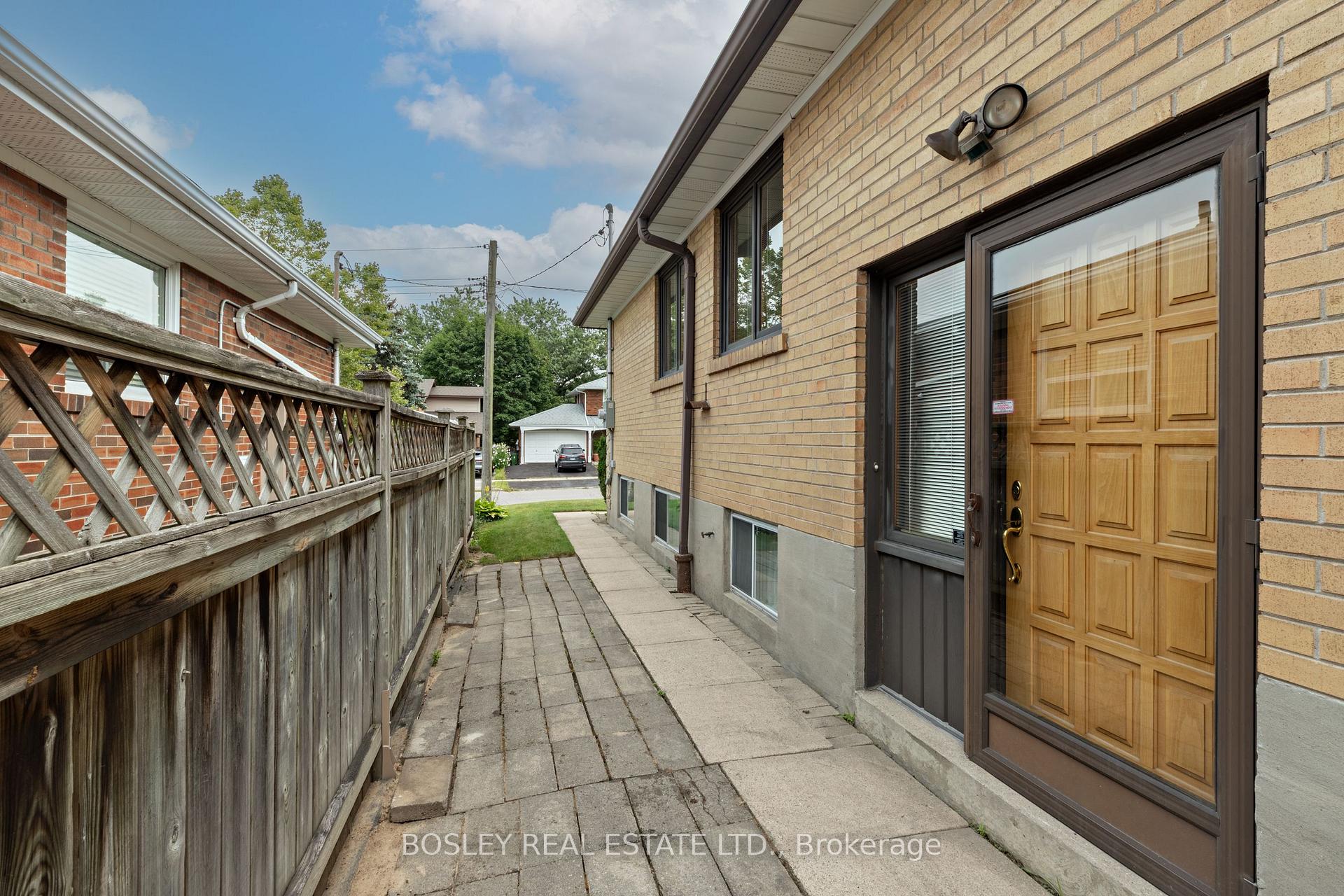 Photo 26 of 6 Cheyenne Drive, Scarborough, Woburn — HOMEH