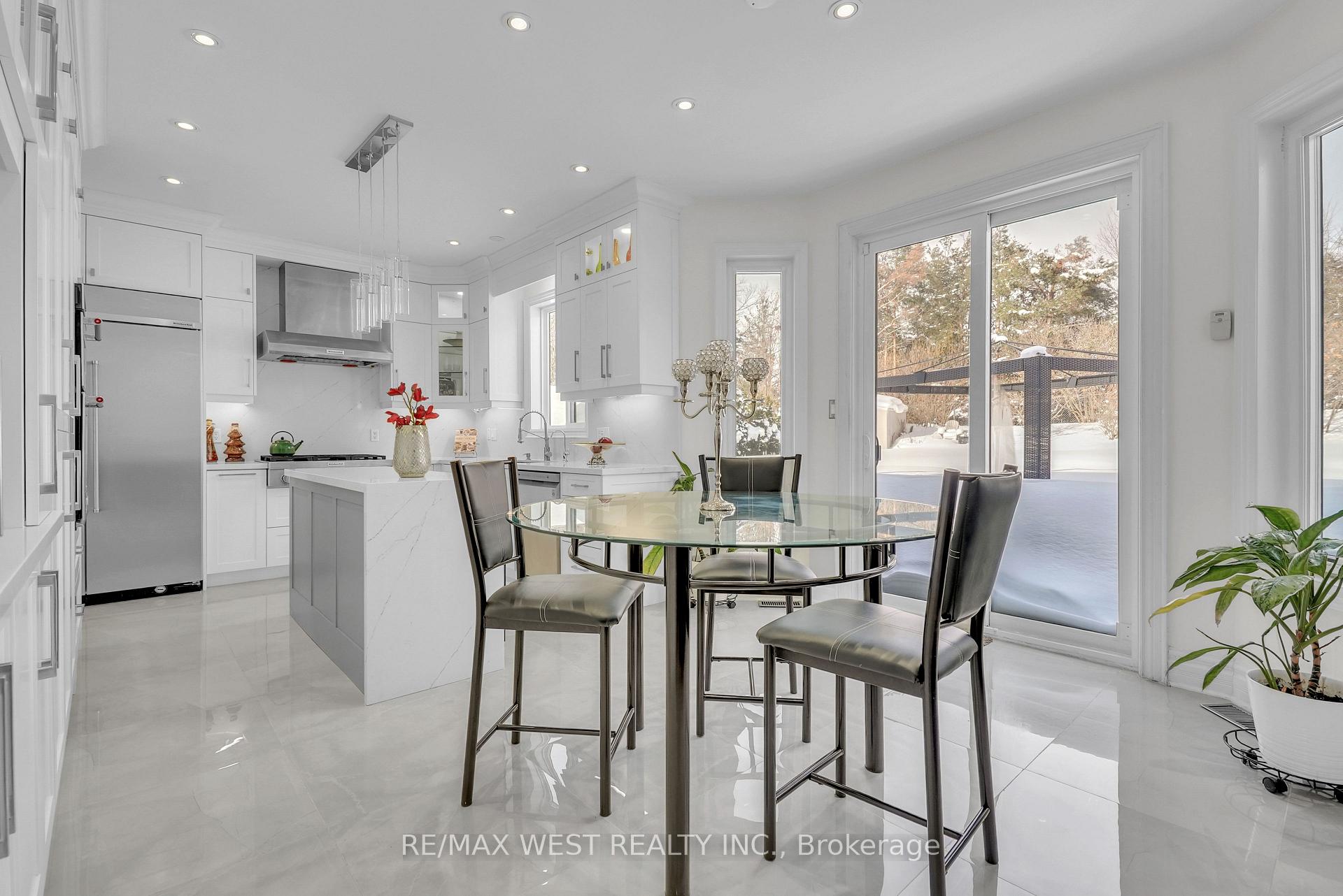 Photo 6 of 90 Birkhall Place, Barrie, Innis-Shore — HOMEH