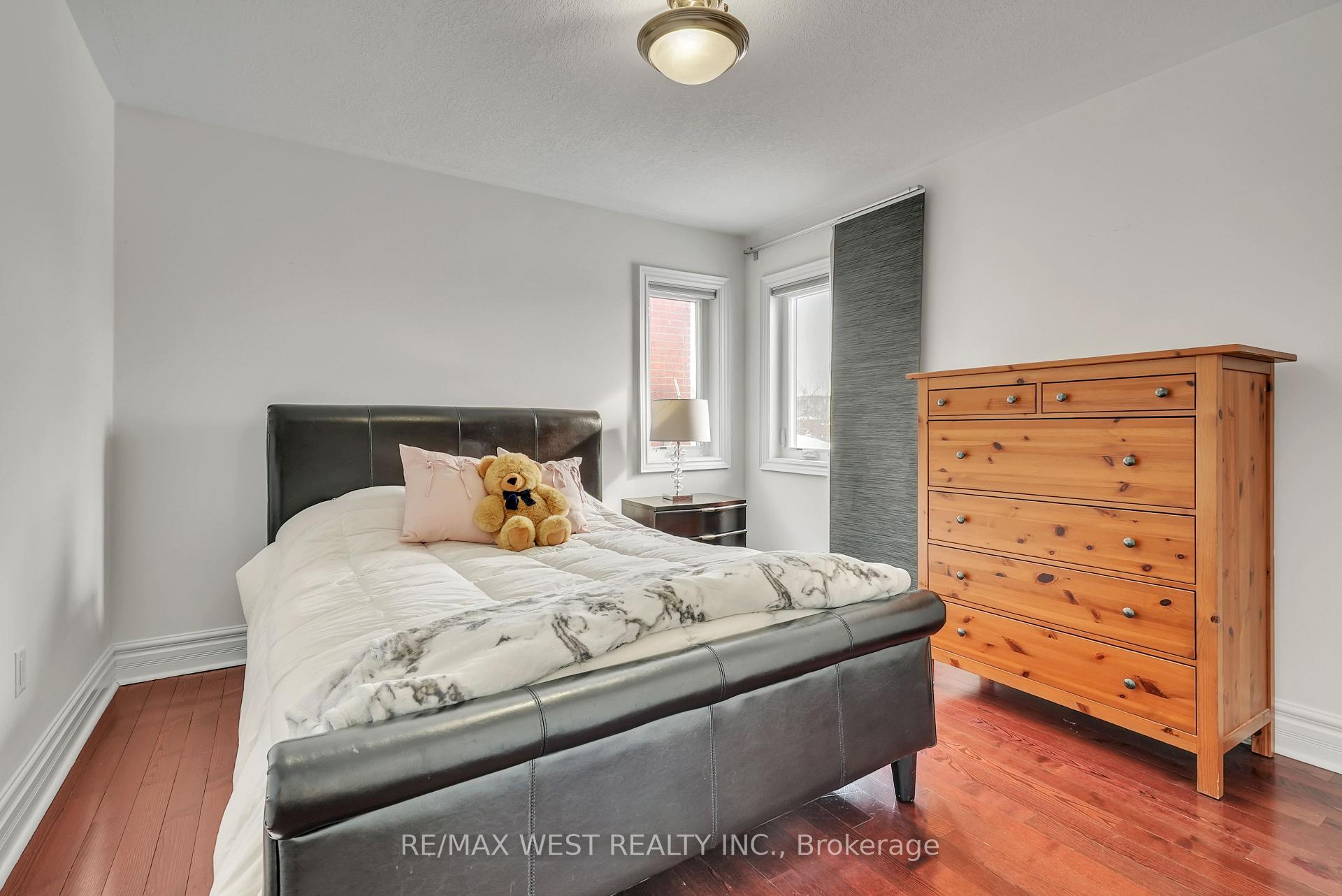 Photo 13 of 90 Birkhall Place, Barrie, Innis-Shore — HOMEH