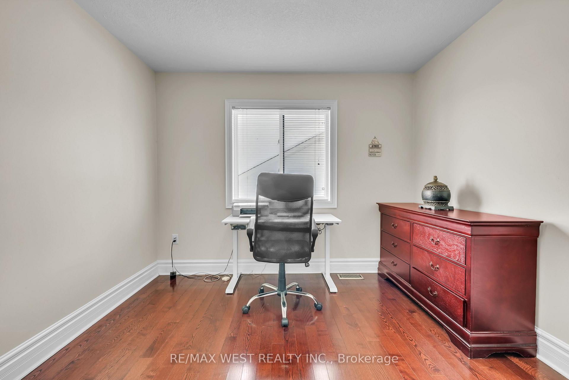 Photo 17 of 90 Birkhall Place, Barrie, Innis-Shore — HOMEH