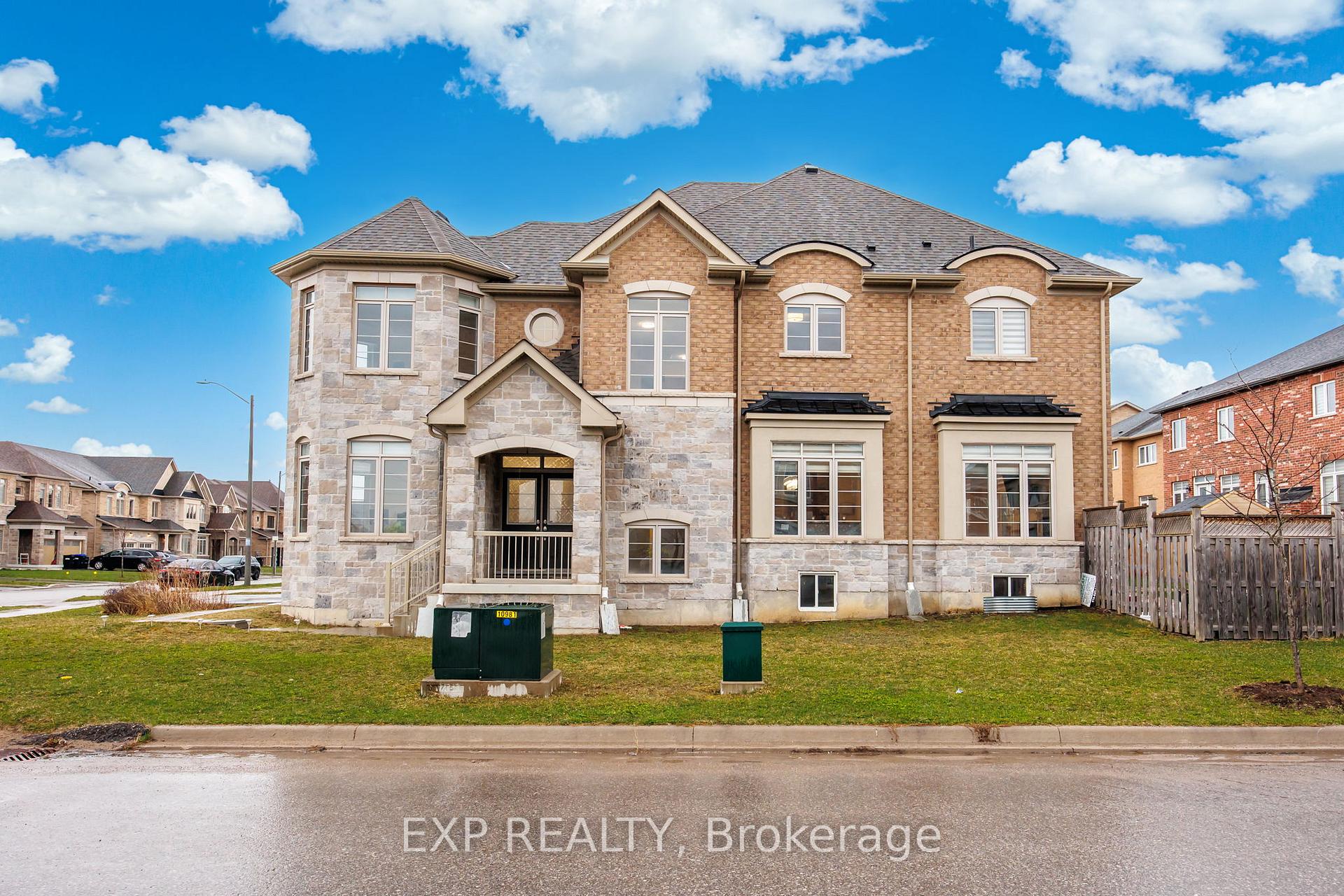 Photo 1 of 2300 Lozenby Street, Innisfil, Alcona — HOMEH