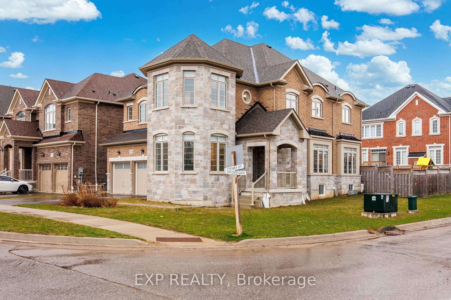 Photo 4 of 2300 Lozenby Street, Innisfil, Alcona — HOMEH