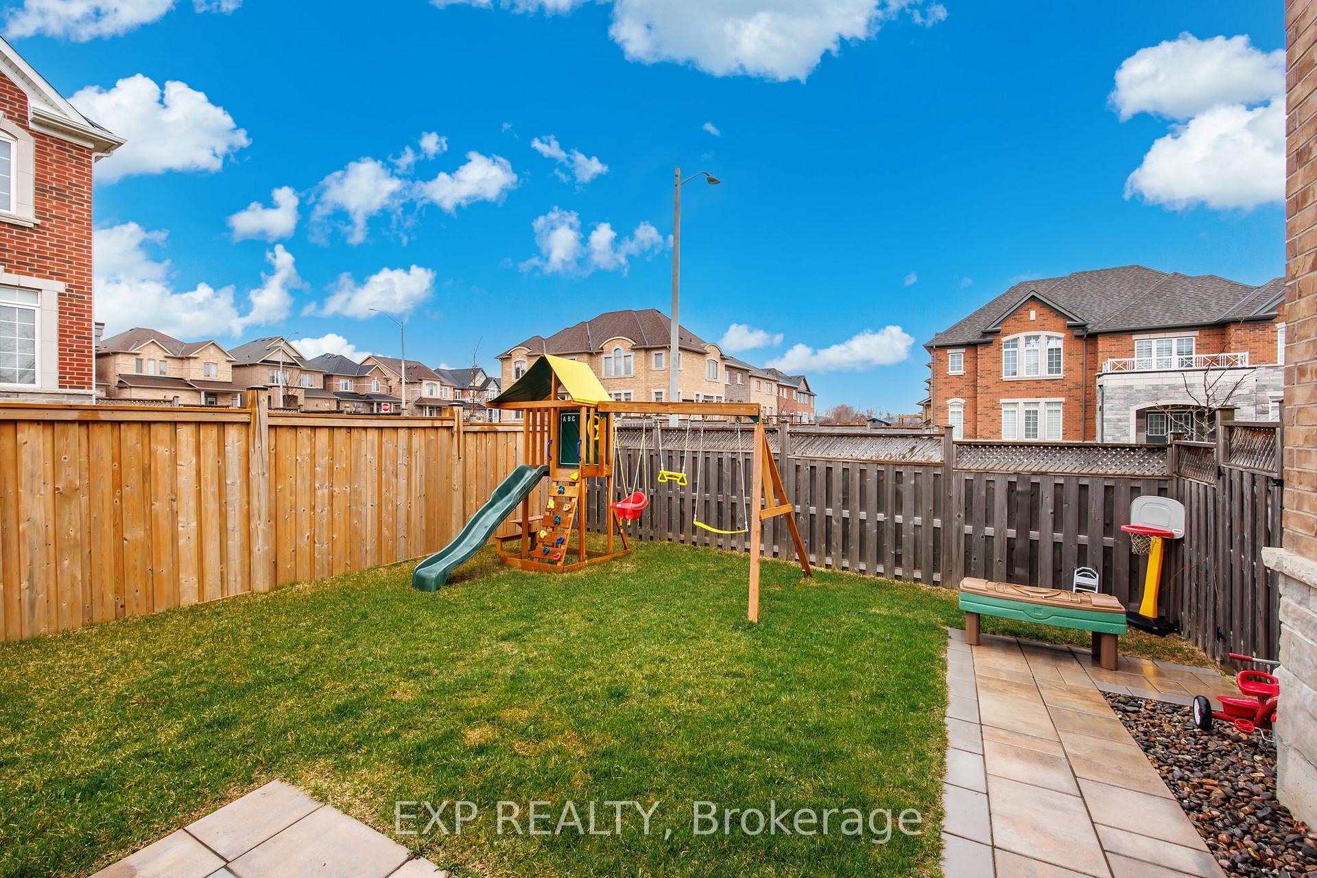 Photo 6 of 2300 Lozenby Street, Innisfil, Alcona — HOMEH