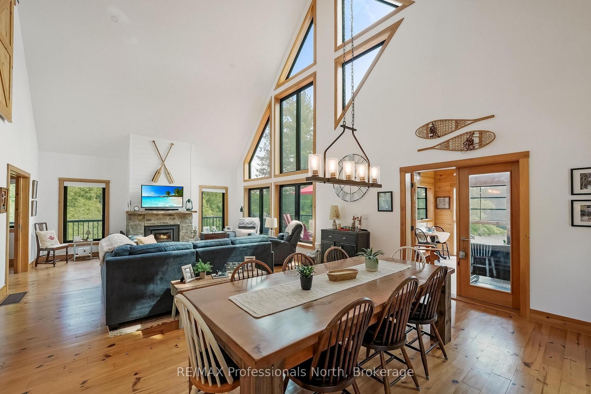 Photo 13 of 1333 Nestle Trail, Highlands East, Glamorgan — HOMEH