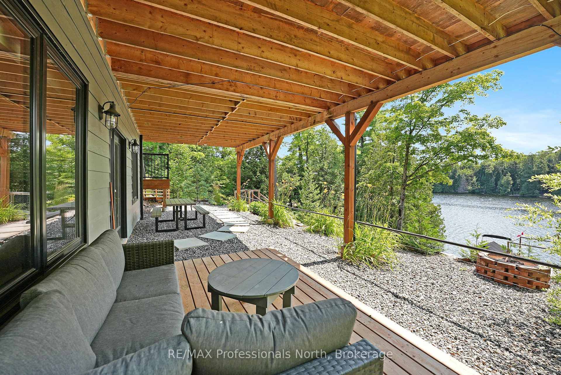 Photo 38 of 1333 Nestle Trail, Highlands East, Glamorgan — HOMEH