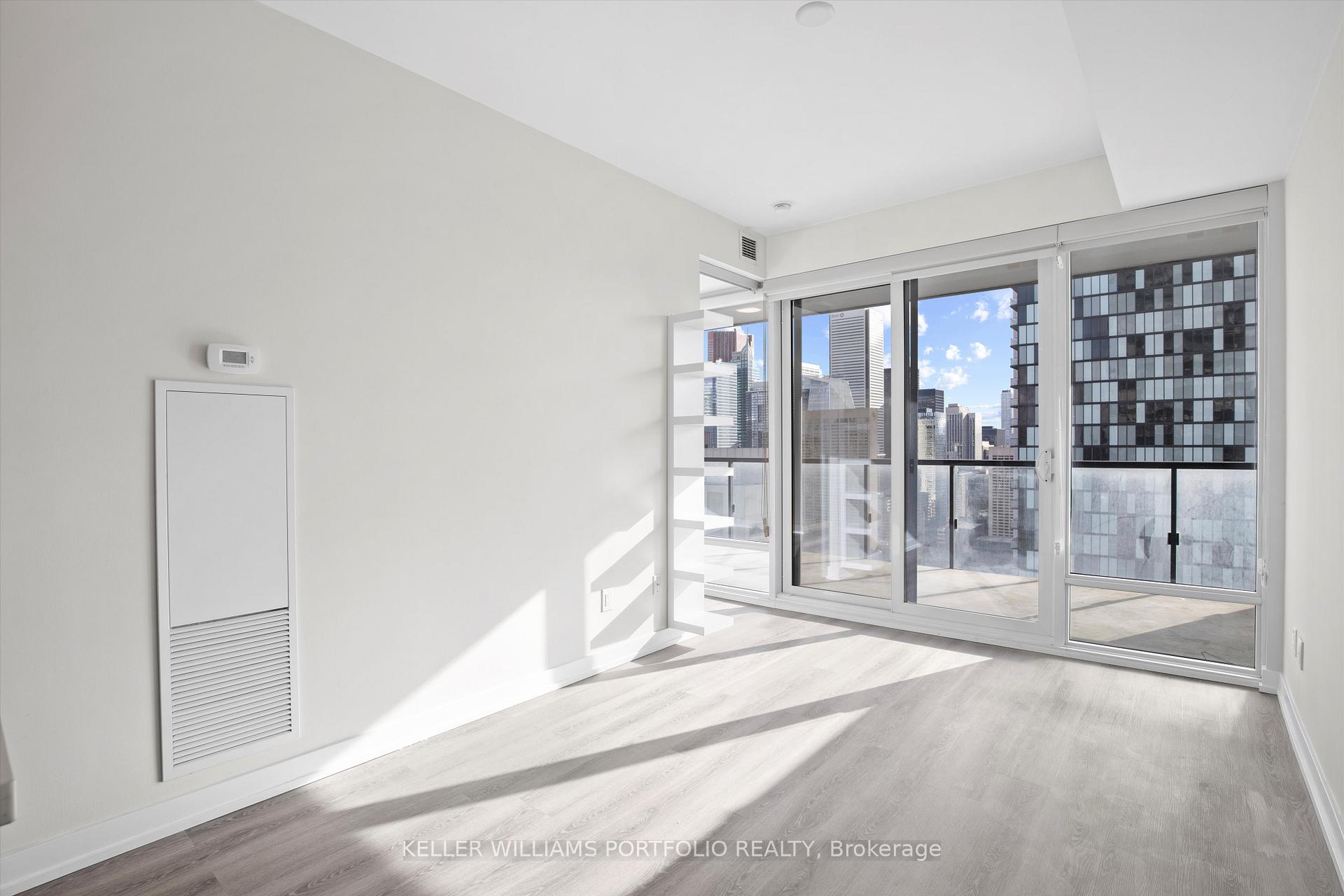 Photo 4 of Unit 2408, 488 University Avenue, Toronto, Kensington-Chinatown — HOMEH