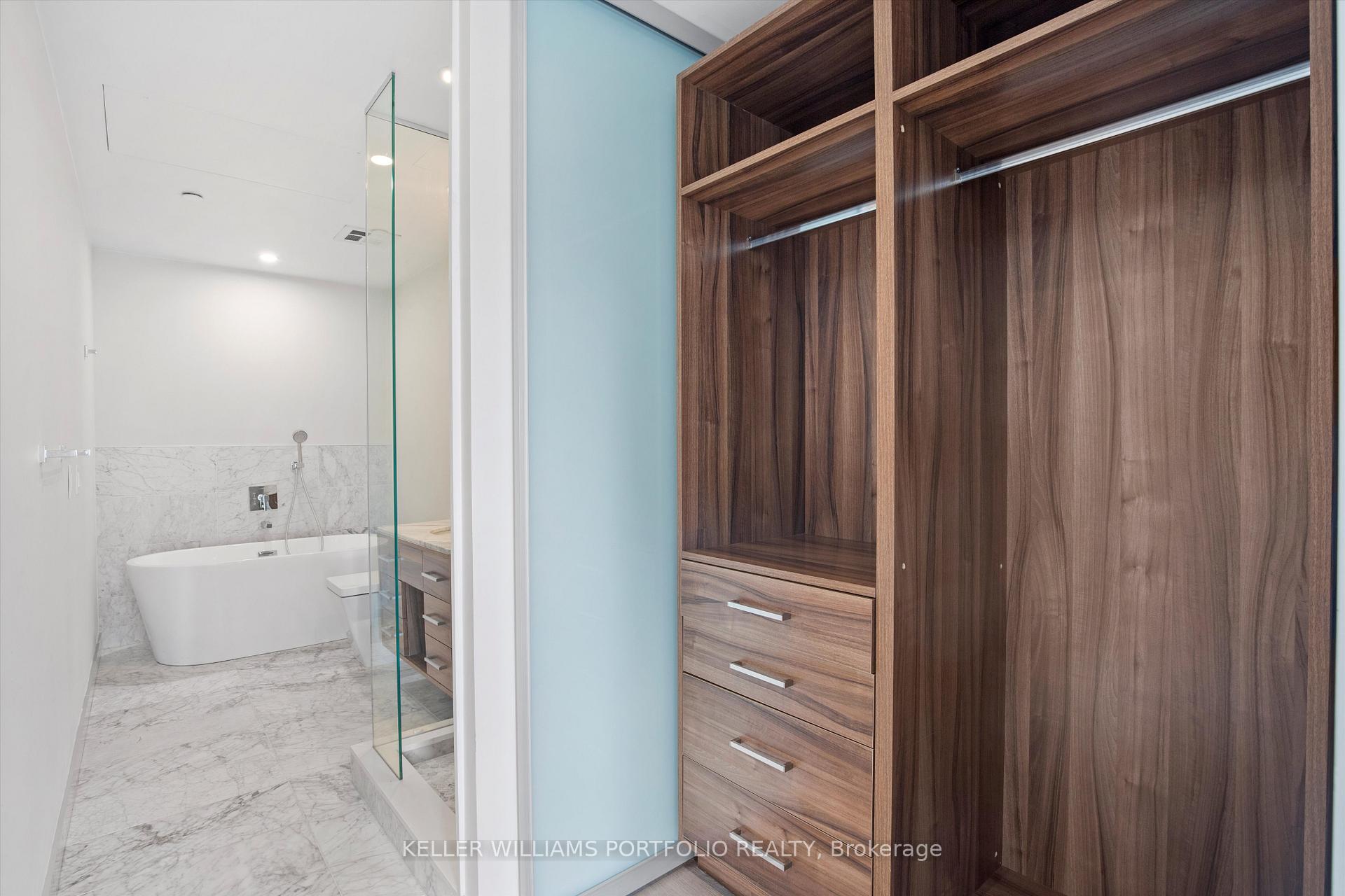 Photo 8 of Unit 2408, 488 University Avenue, Toronto, Kensington-Chinatown — HOMEH