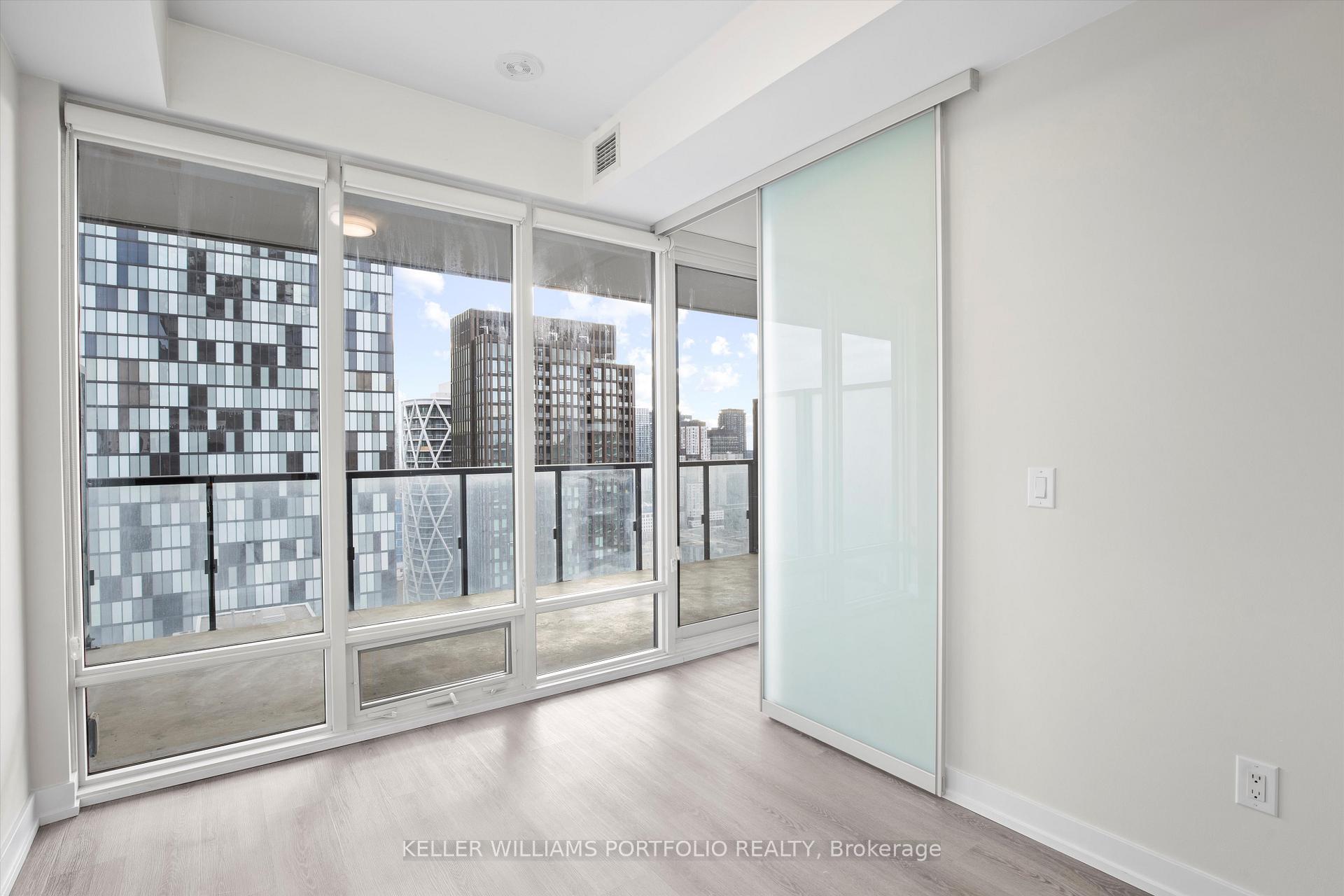 Photo 13 of Unit 2408, 488 University Avenue, Toronto, Kensington-Chinatown — HOMEH