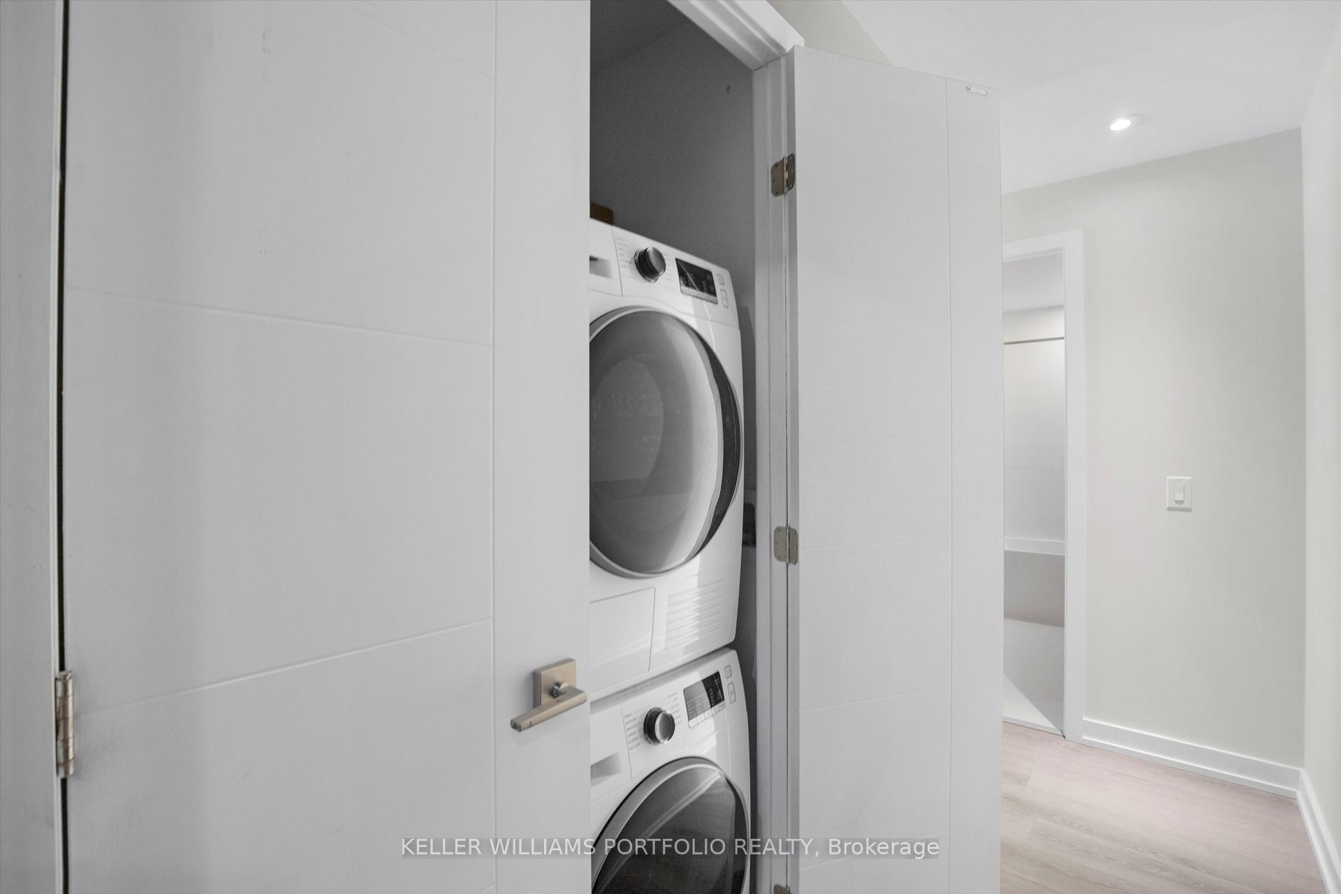 Photo 14 of Unit 2408, 488 University Avenue, Toronto, Kensington-Chinatown — HOMEH