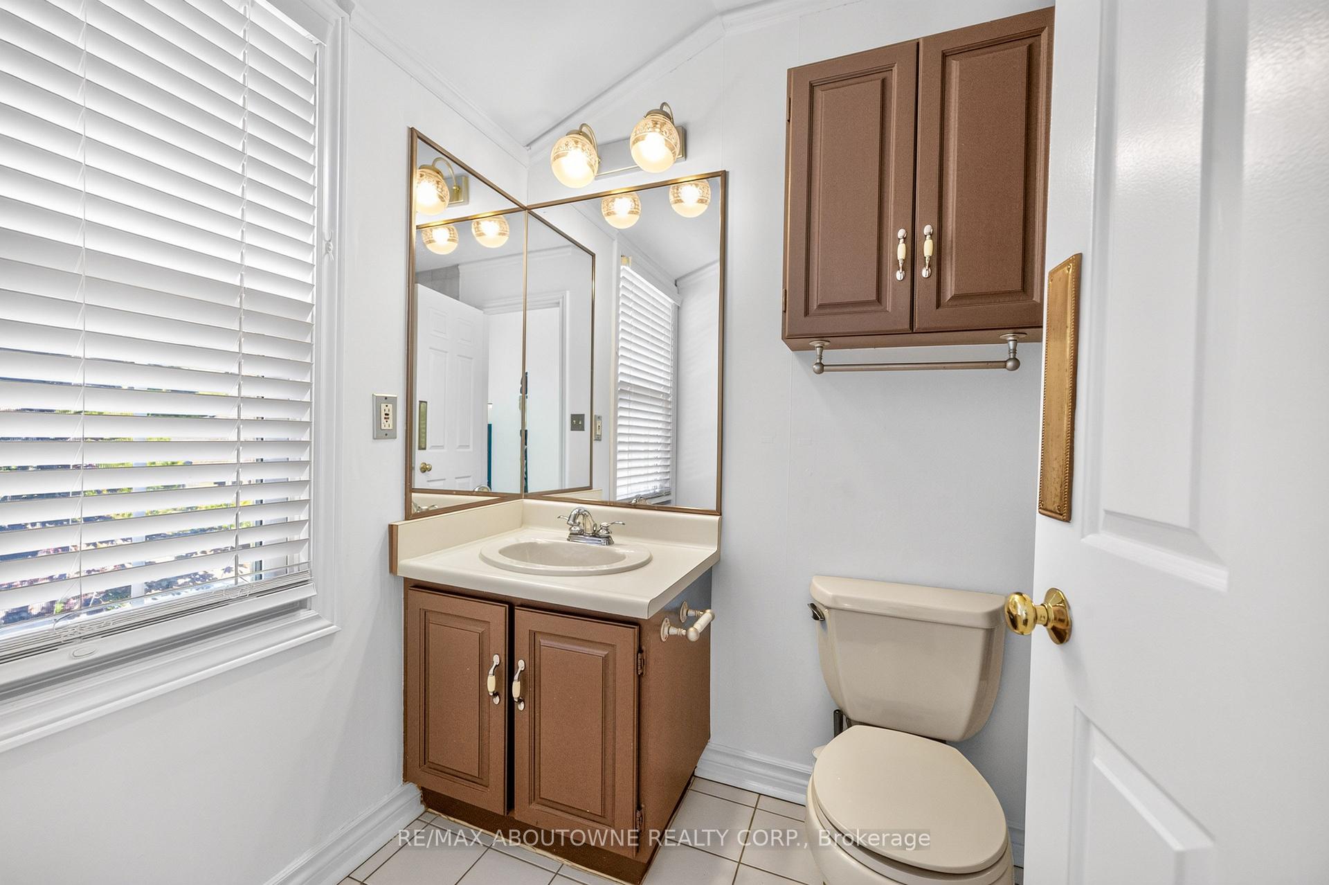 Photo 20 of 461 Blathwayte Lane, Burlington, Brant — HOMEH
